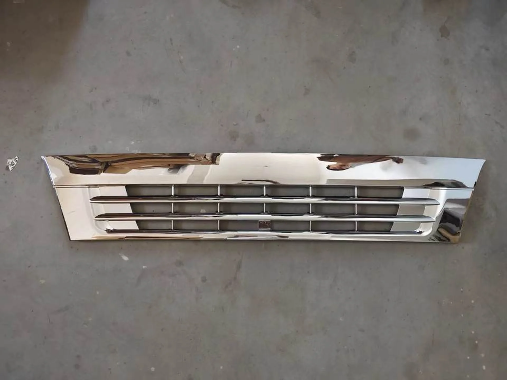 Chrome Plastic Grille for Mitsubishi Canter 2007