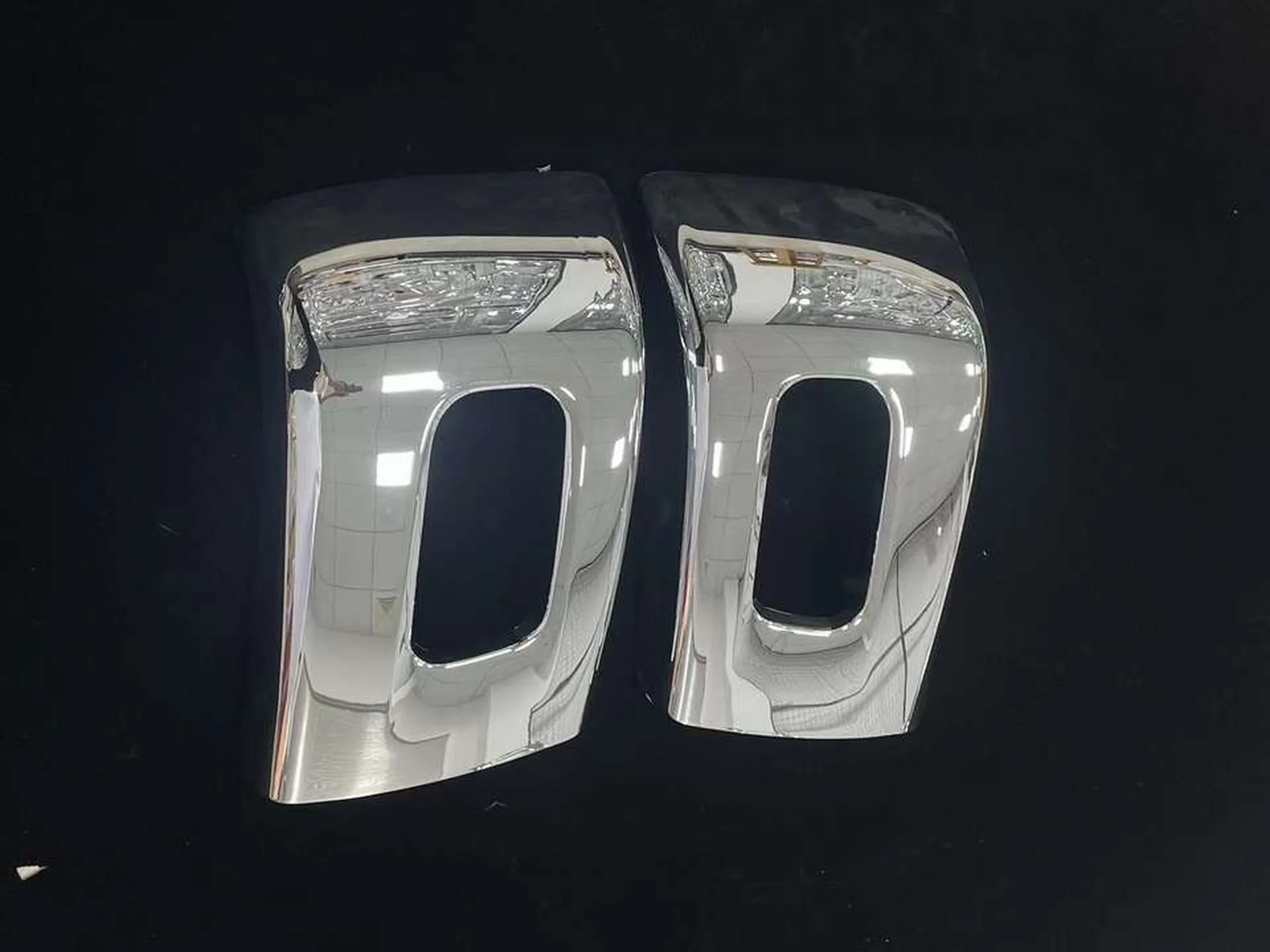 Chrome Plastic Fog Lamp for Mitsubishi Canter 2010