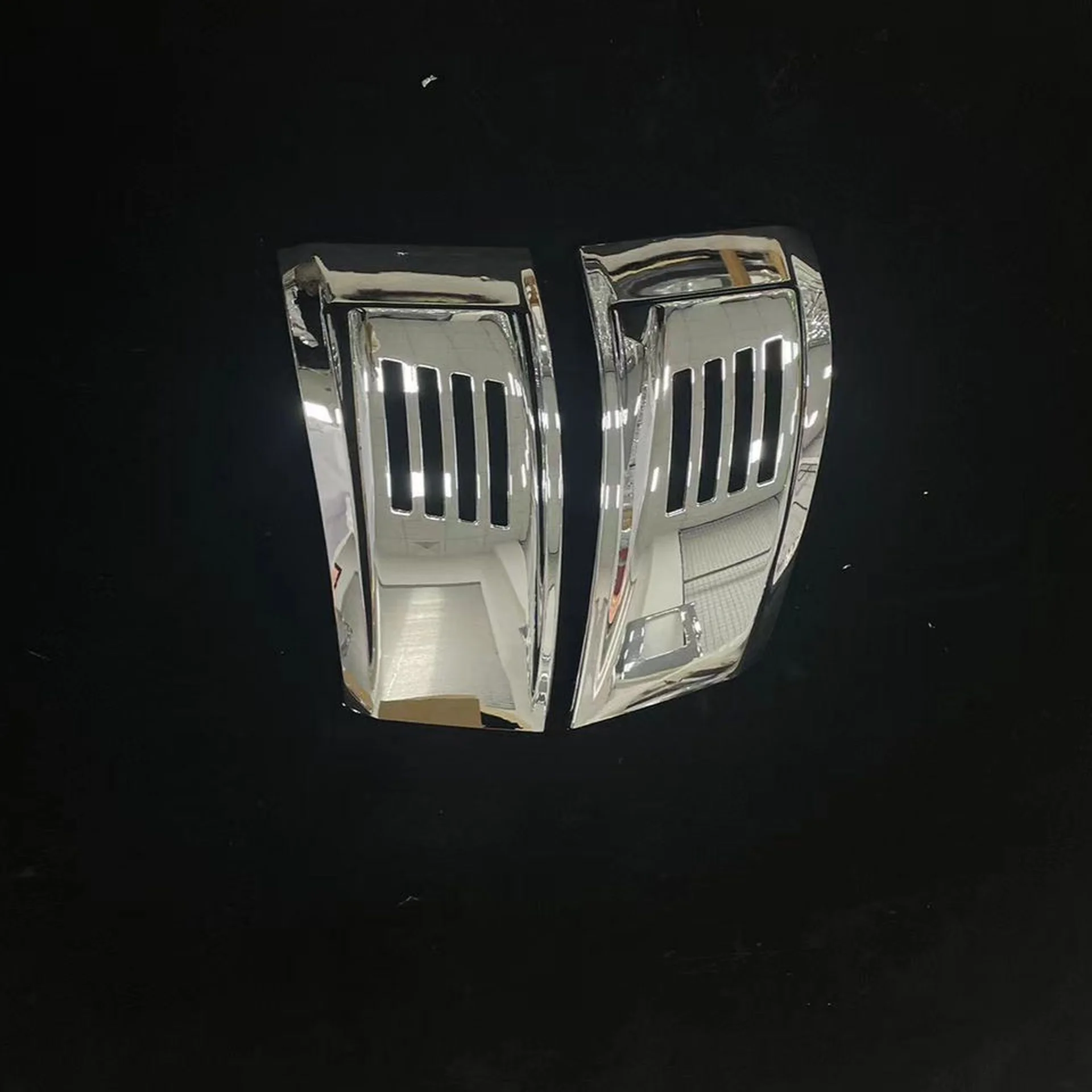 Chrome Plastic Lamp Cover for Mitsubishi Canter 2010