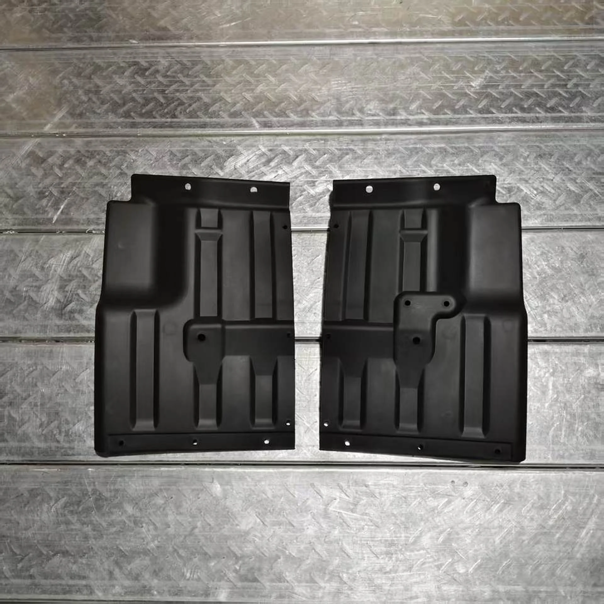Black / Gray Plastic Fender / Mud Flap for Mitsubishi FE647 / FE511