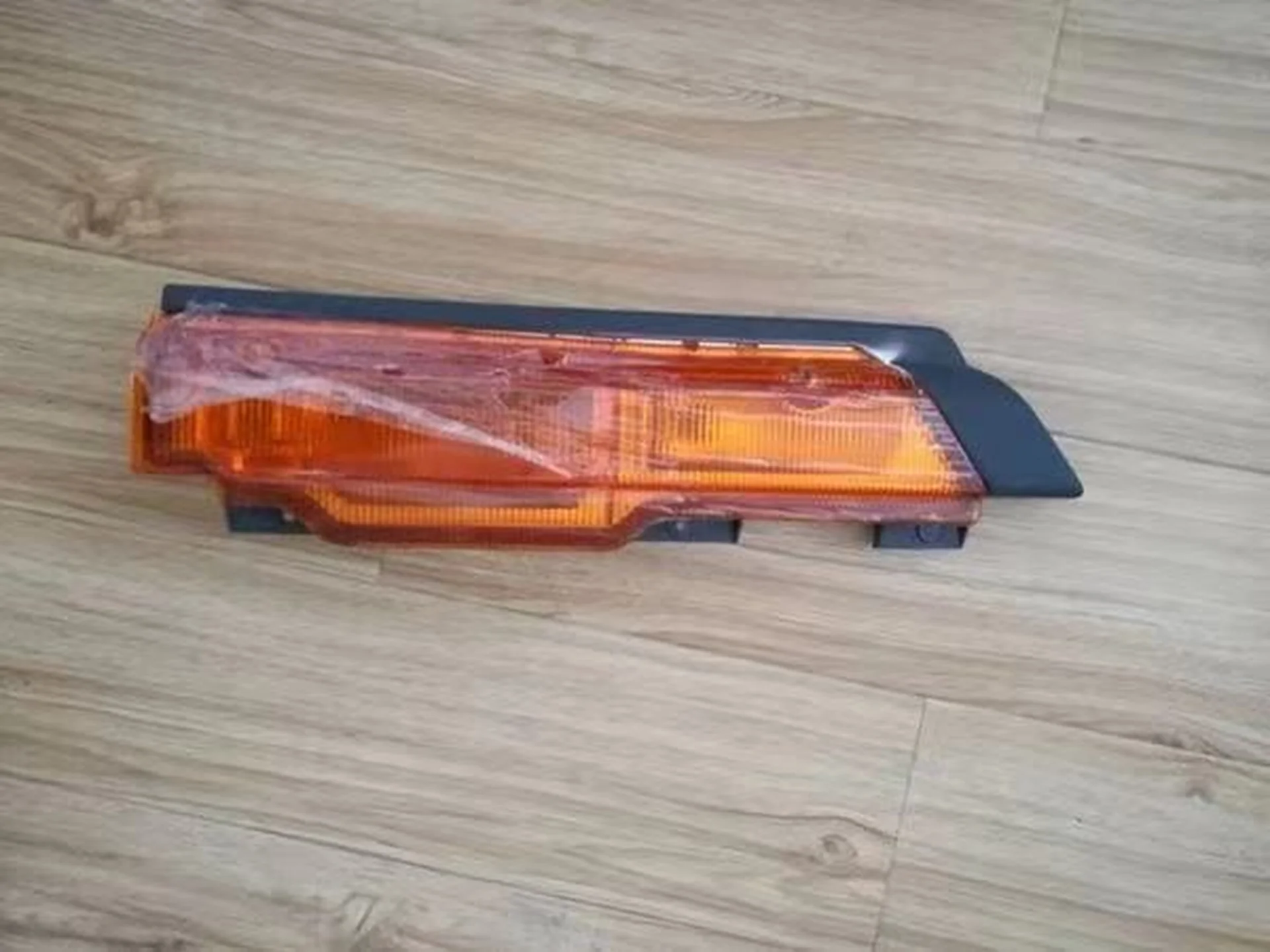 42CM Plastic Side Marker Lamp for Mitsubishi FE647 / FE511