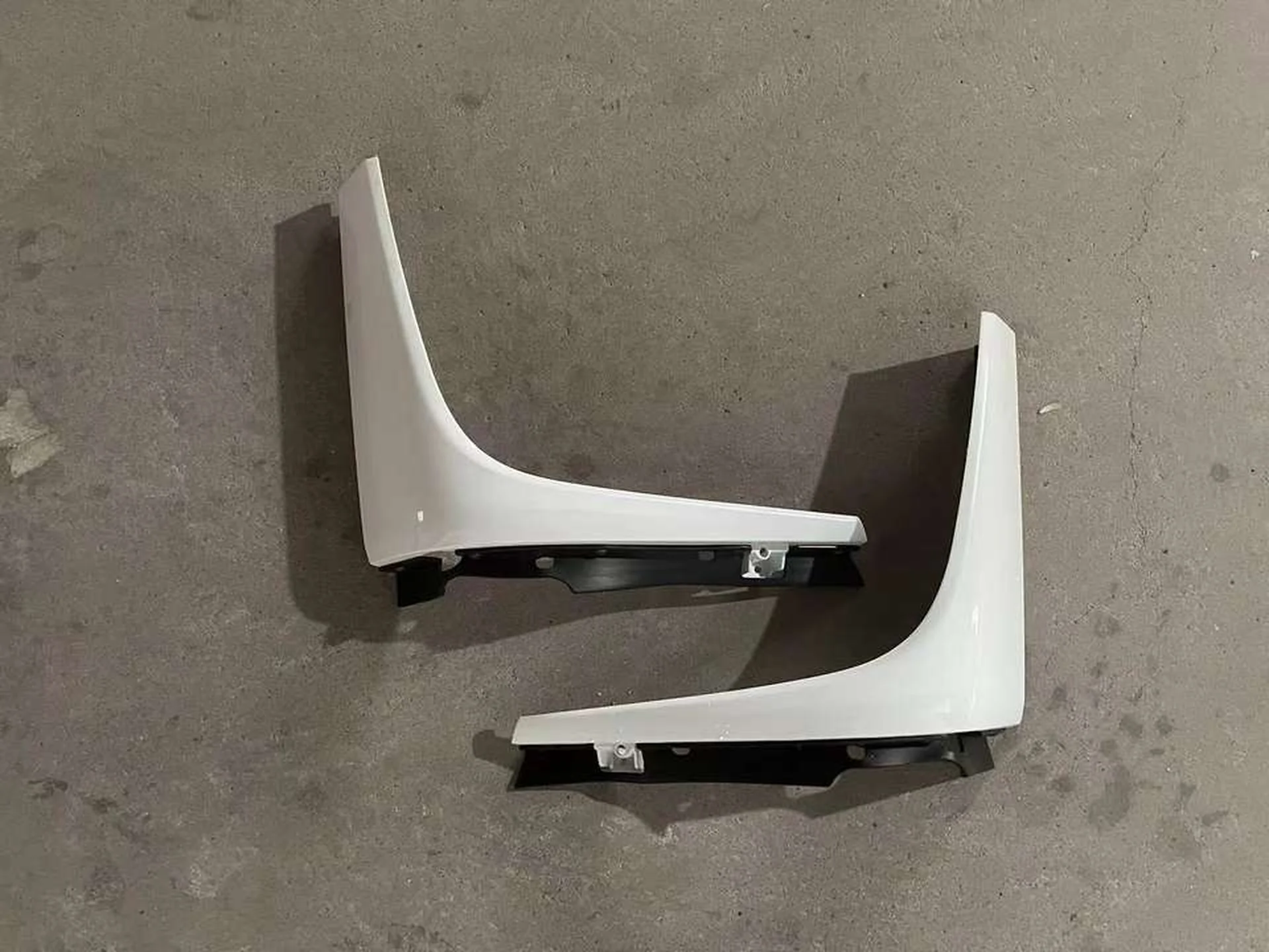 White Plastic Head Lamp for Mitsubishi Fuso 2020