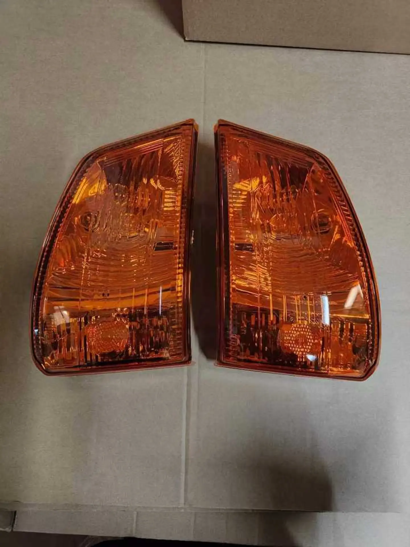 White / Yellow Plastic Corner Lamp for Hino Victor