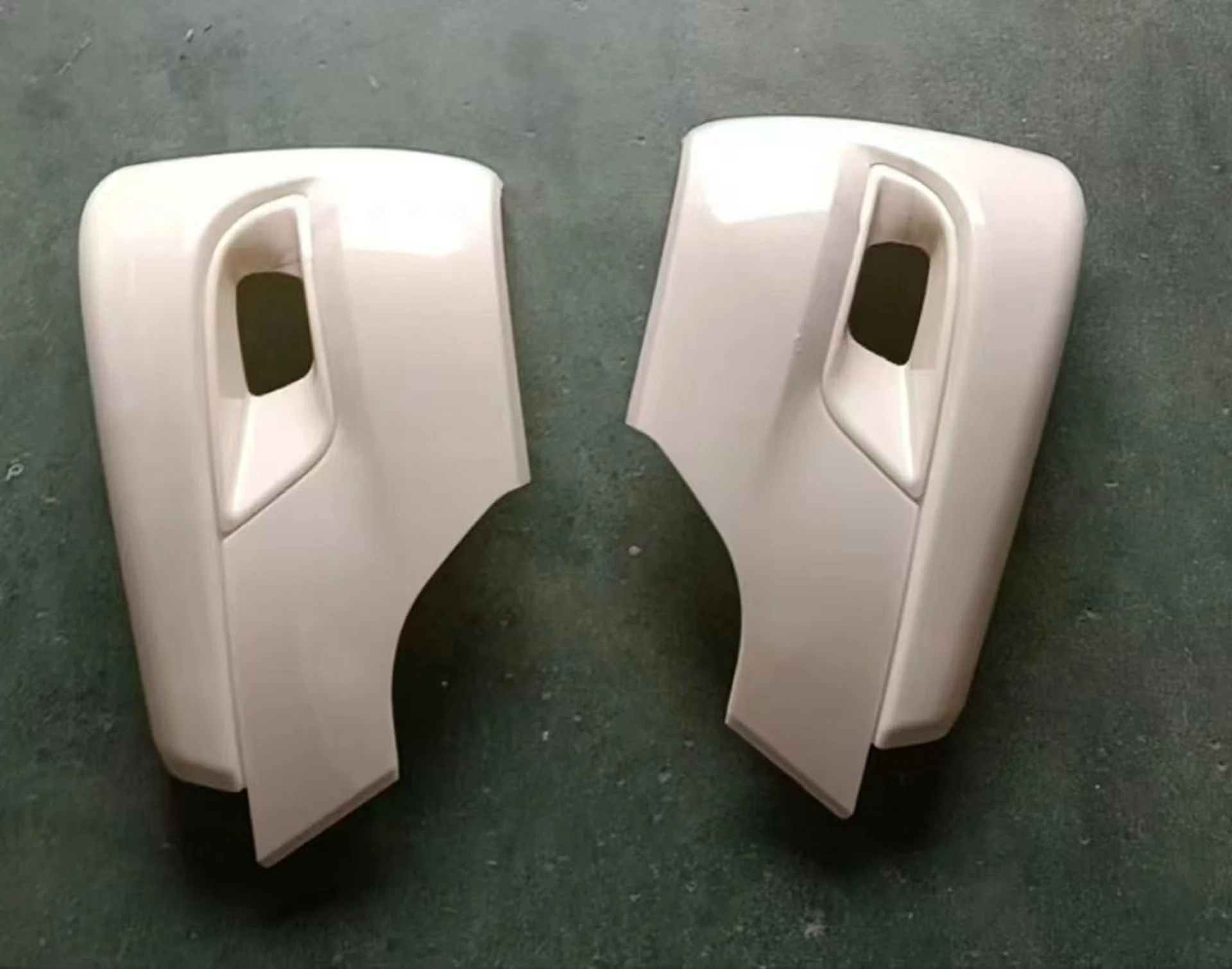 Chrome / White Plastic Lamp Cover for Mitsubishi Fuso 2020