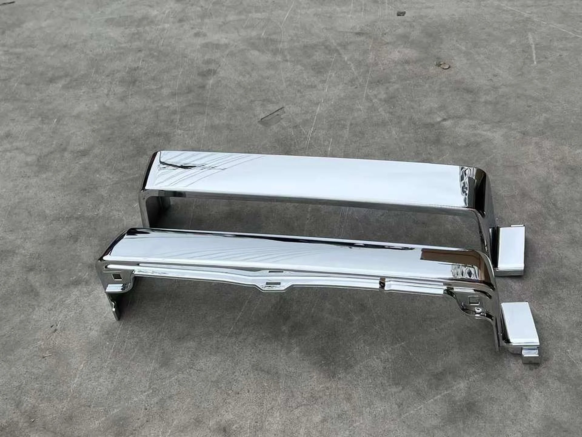 Chrome Plastic Step Panel for Mitsubishi Fuso 2017