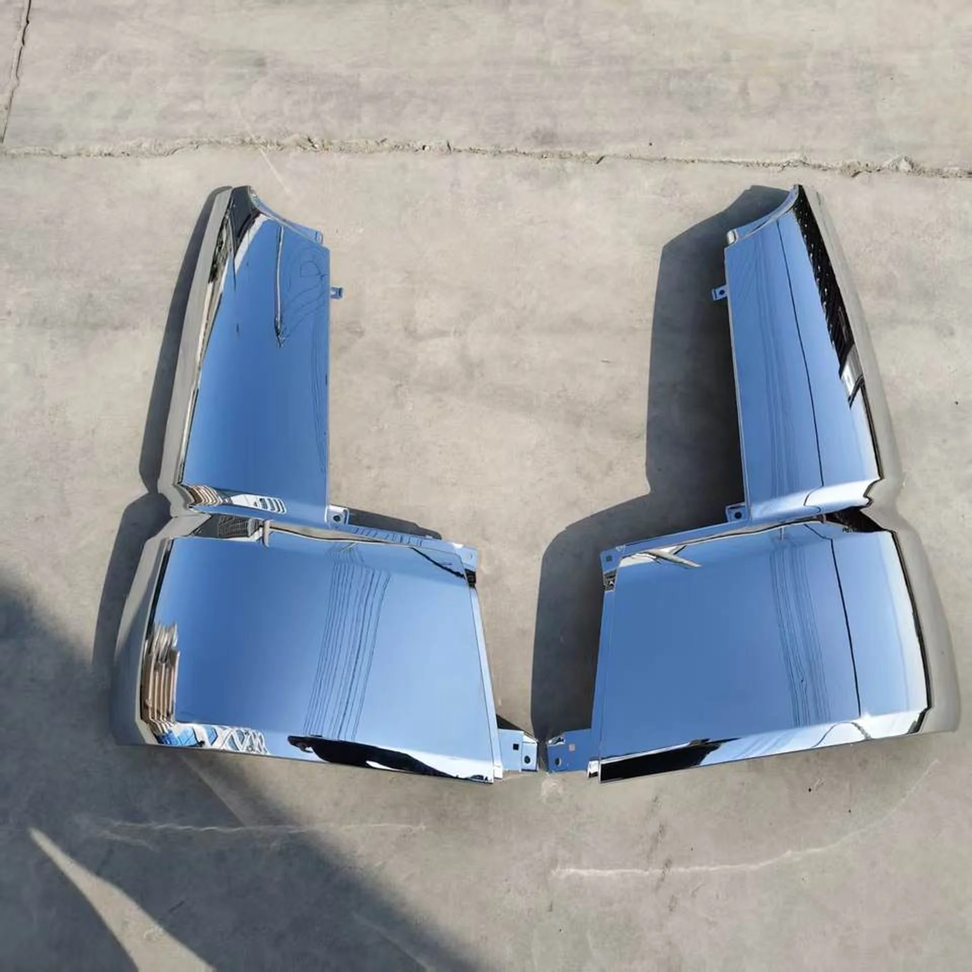 Chrome Plastic Corner Panel for Mitsubishi Fuso 2017