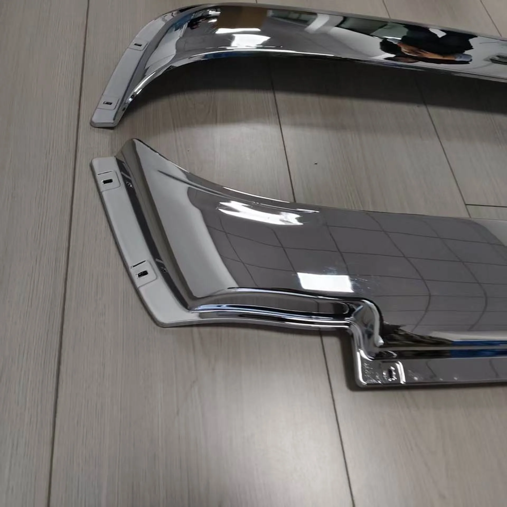 Chrome Plastic Fender / Mud Flap for Nissan UD / Quon