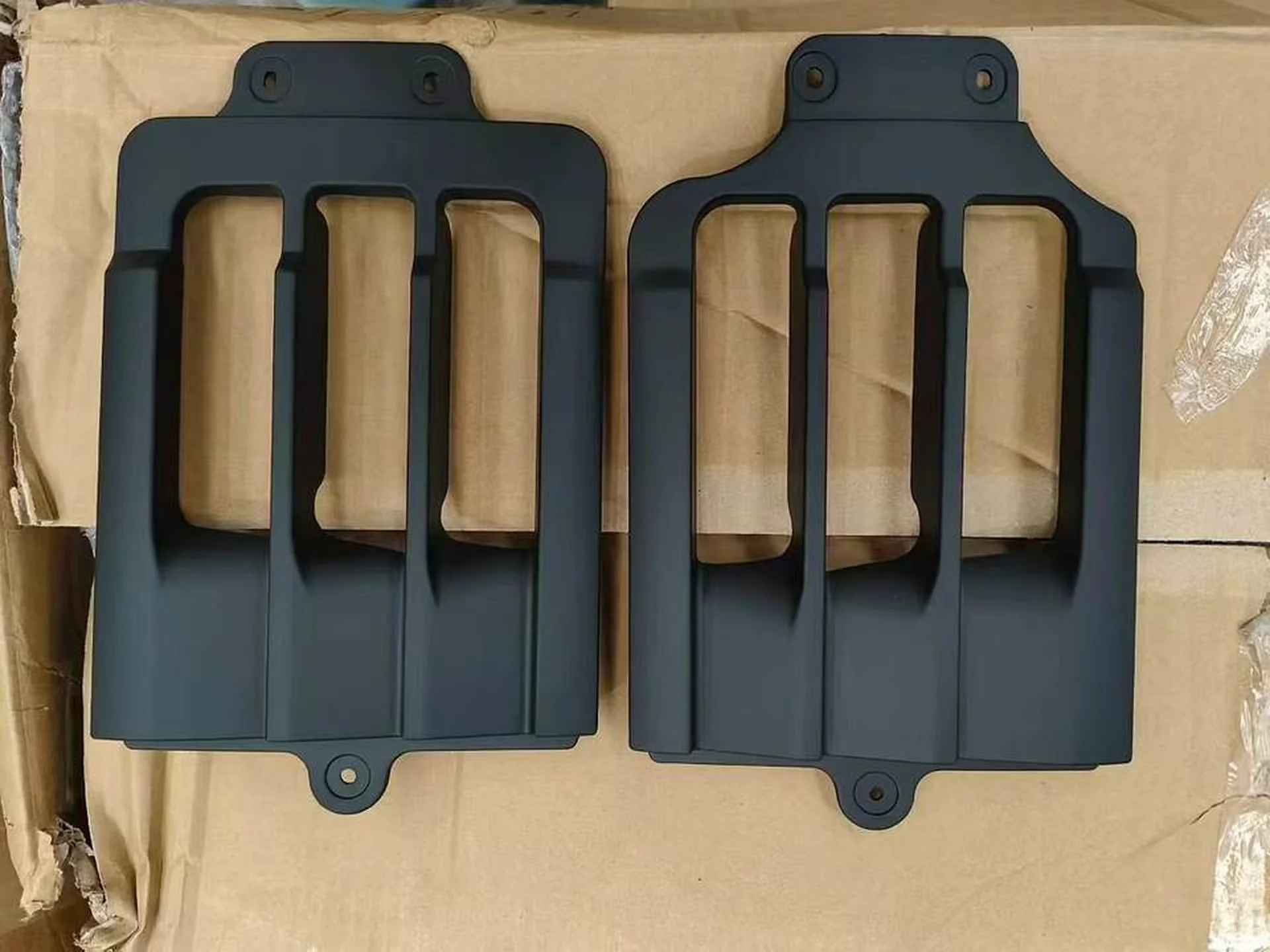 Chrome / Black Plastic Bumper for Nissan