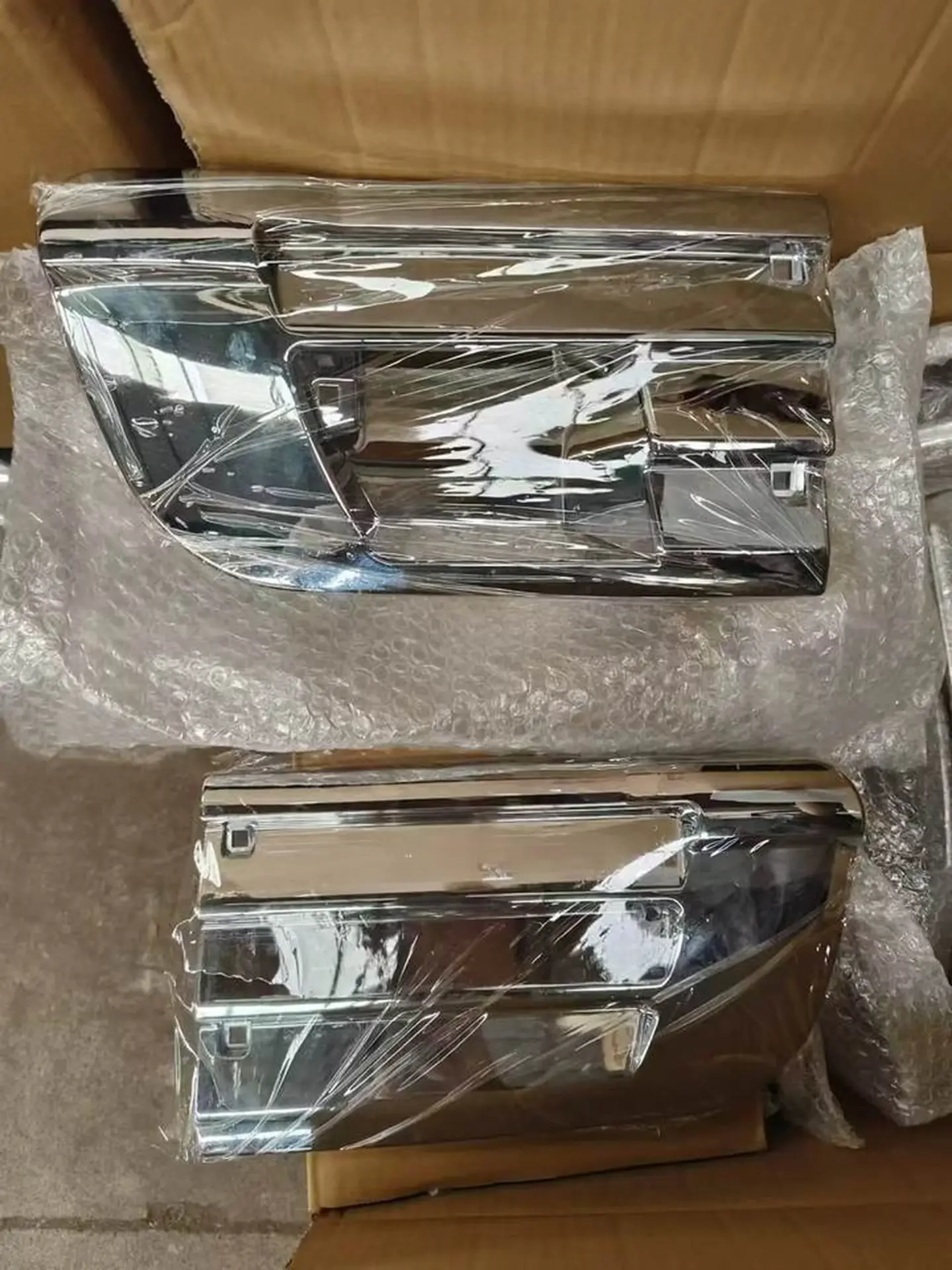 Chrome / Black Plastic Bumper for Nissan CWA451 / UD