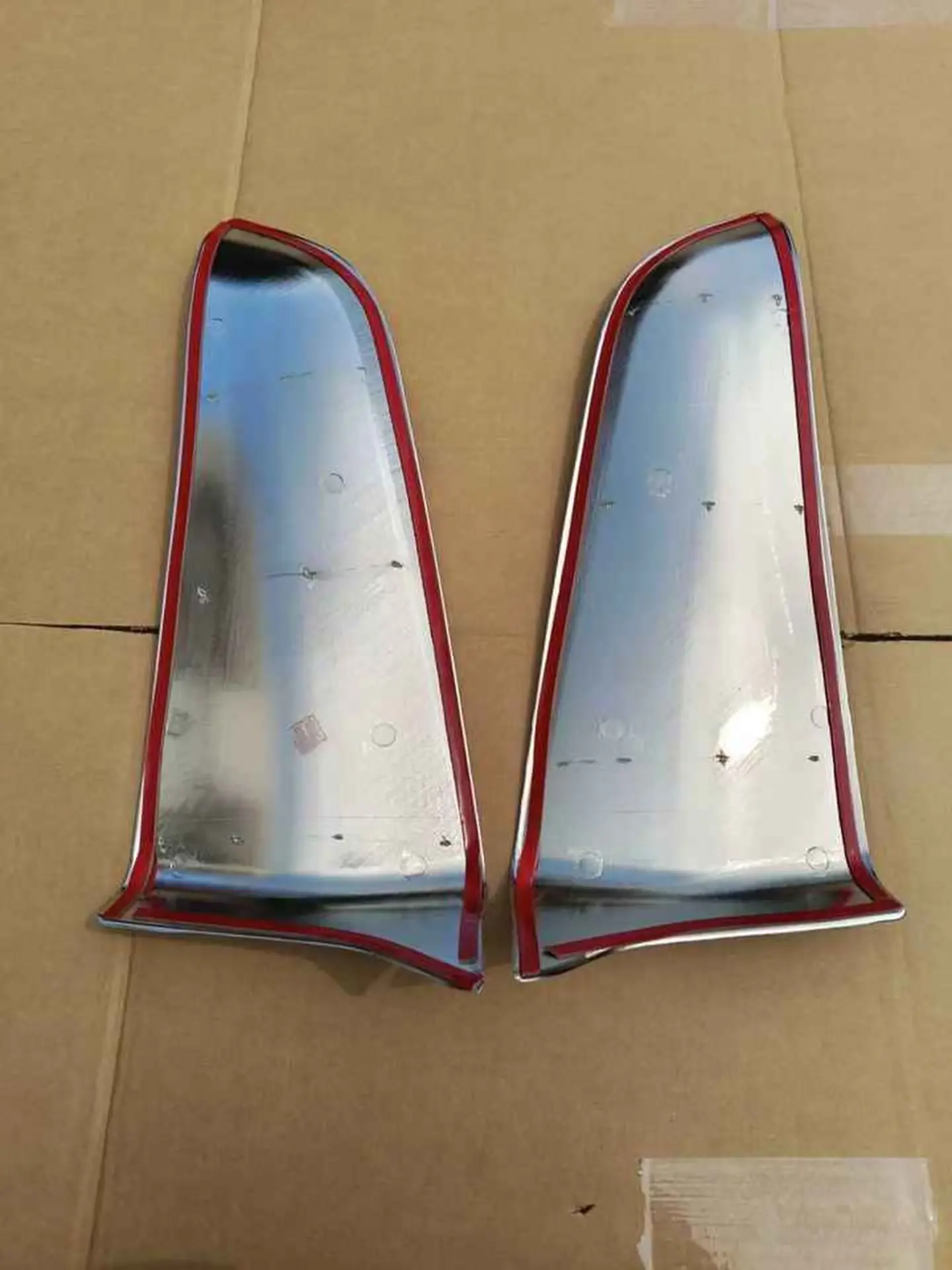 Chrome Plastic Pillar Garnish for Nissan UD / Quon