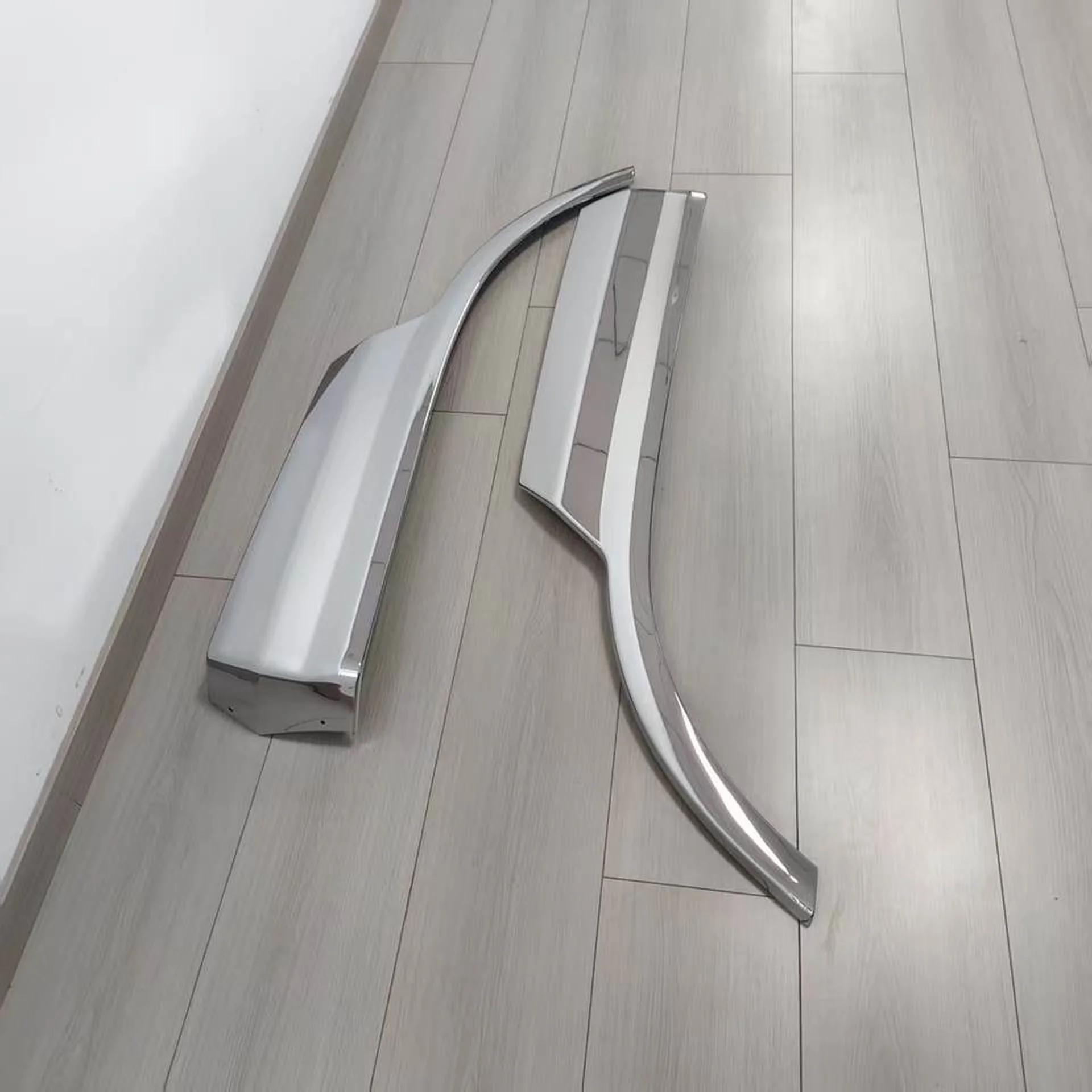 110CM Chrome Plastic Fender / Mud Flap for Nissan UD / Quon