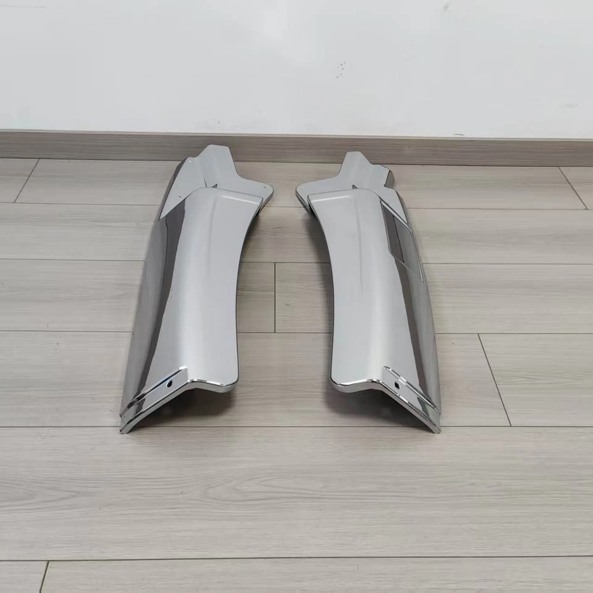 Chrome Plastic Fender / Mud Flap for Nissan UD / Quon