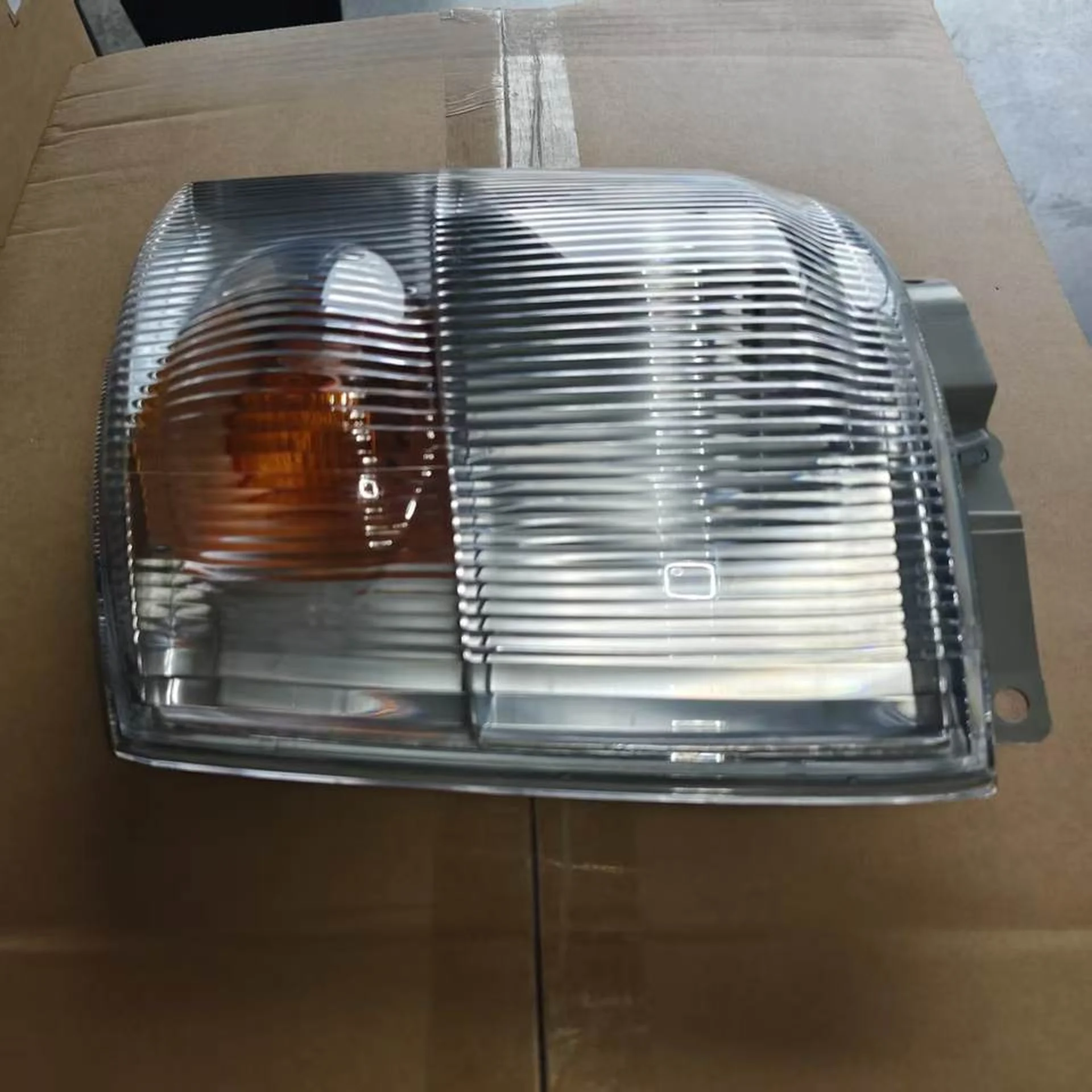 Plastic Corner Lamp for Hino