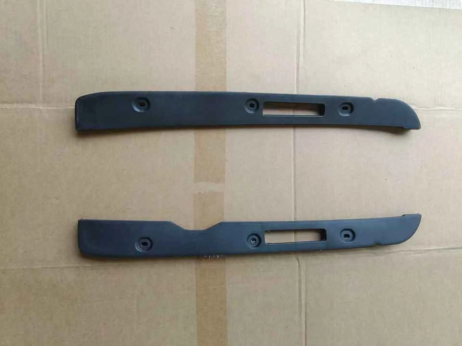 Black Plastic Bumper for Nissan CWA451 / UD