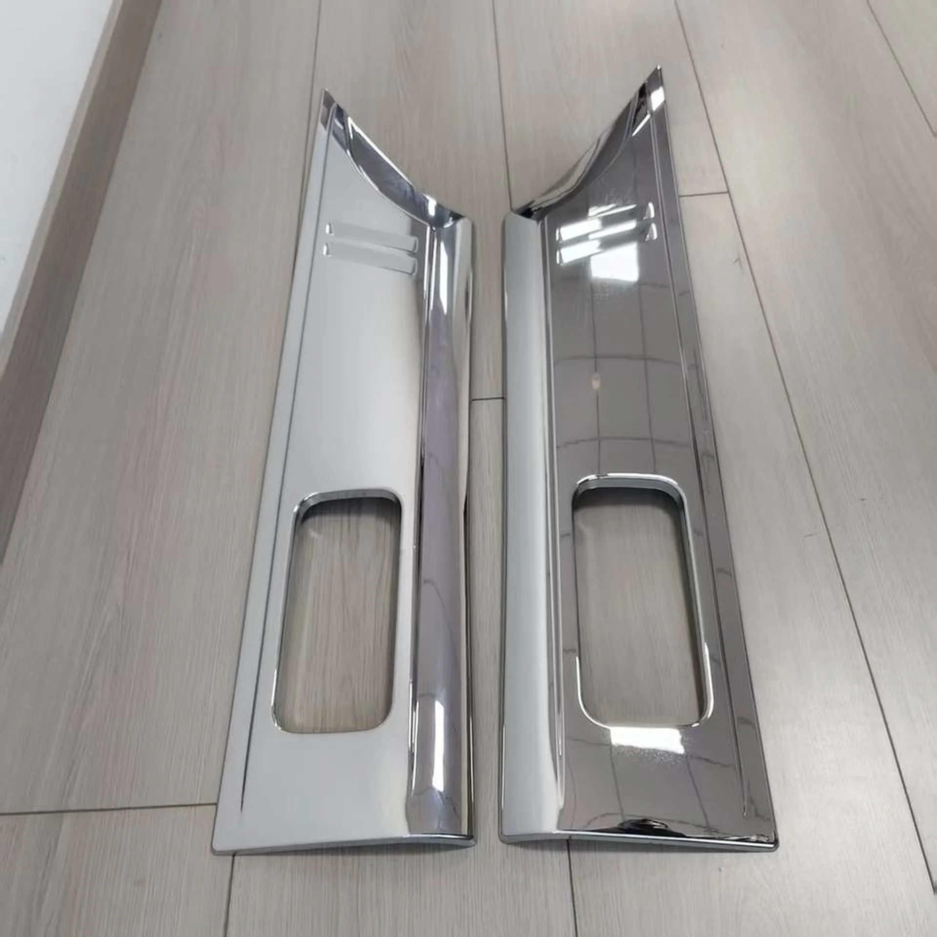 Chrome Plastic Door / Window Trim for Nissan CWA451 / UD