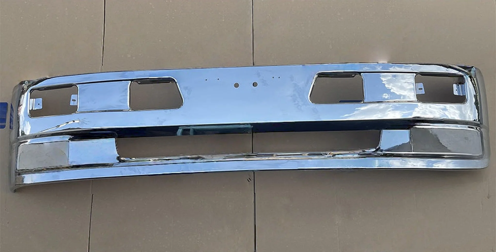 225CM Chrome / White Metal Bumper for Hino FM3M / FM2K