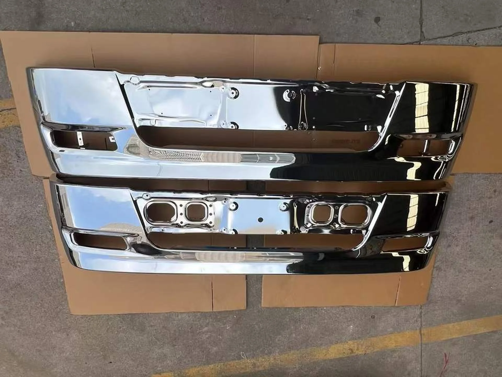 240CM Chrome / White Metal Bumper for Hino