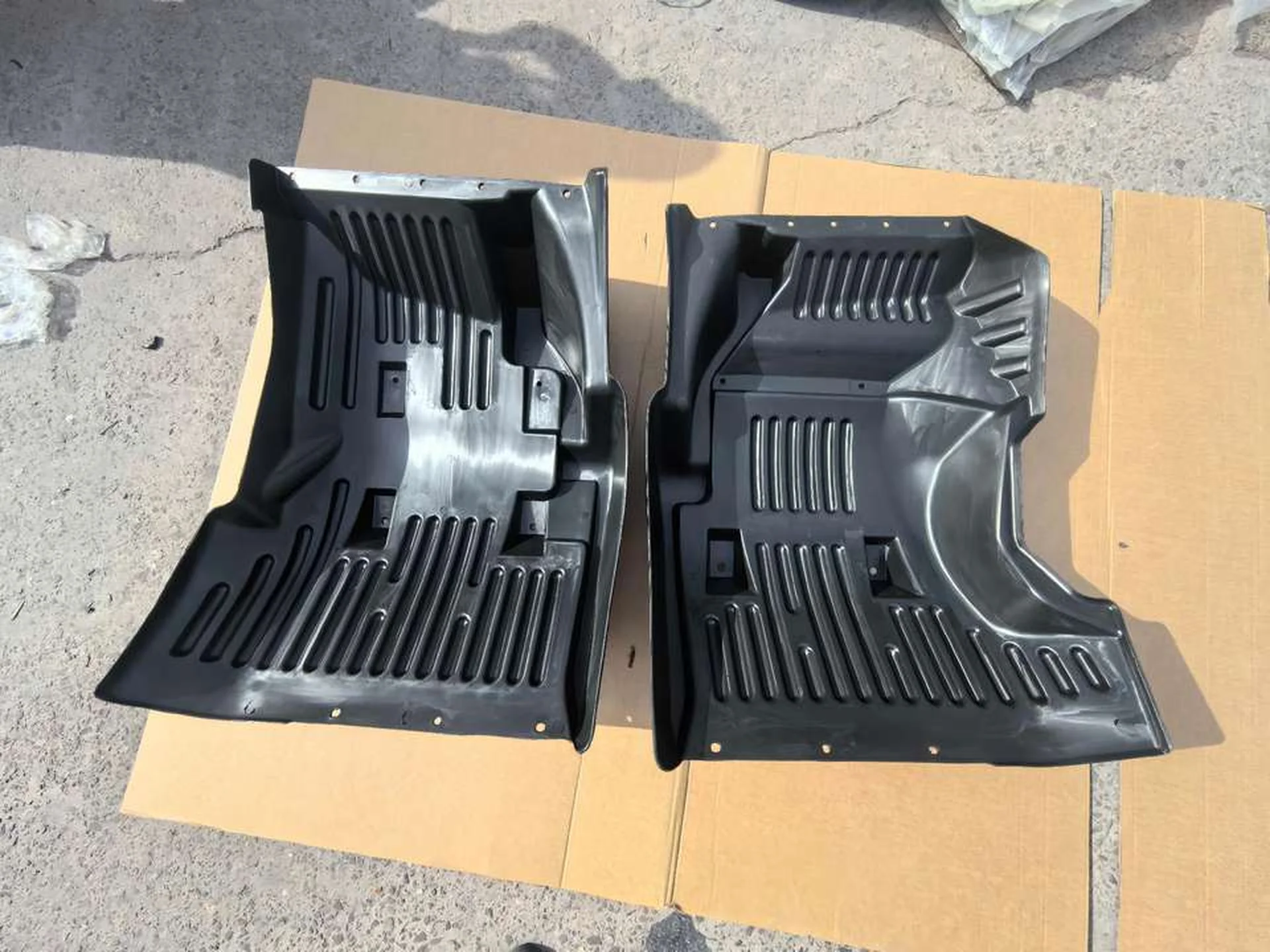 Black Plastic Fender / Mud Flap for Hino Victor
