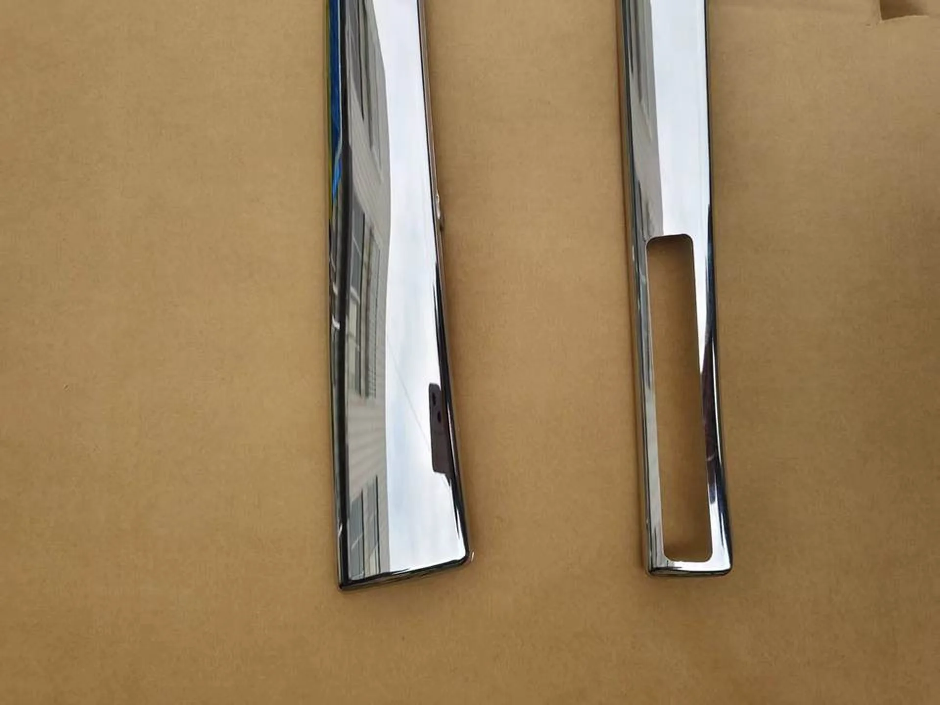 Chrome Plastic Door for Isuzu Giga 2010-2012