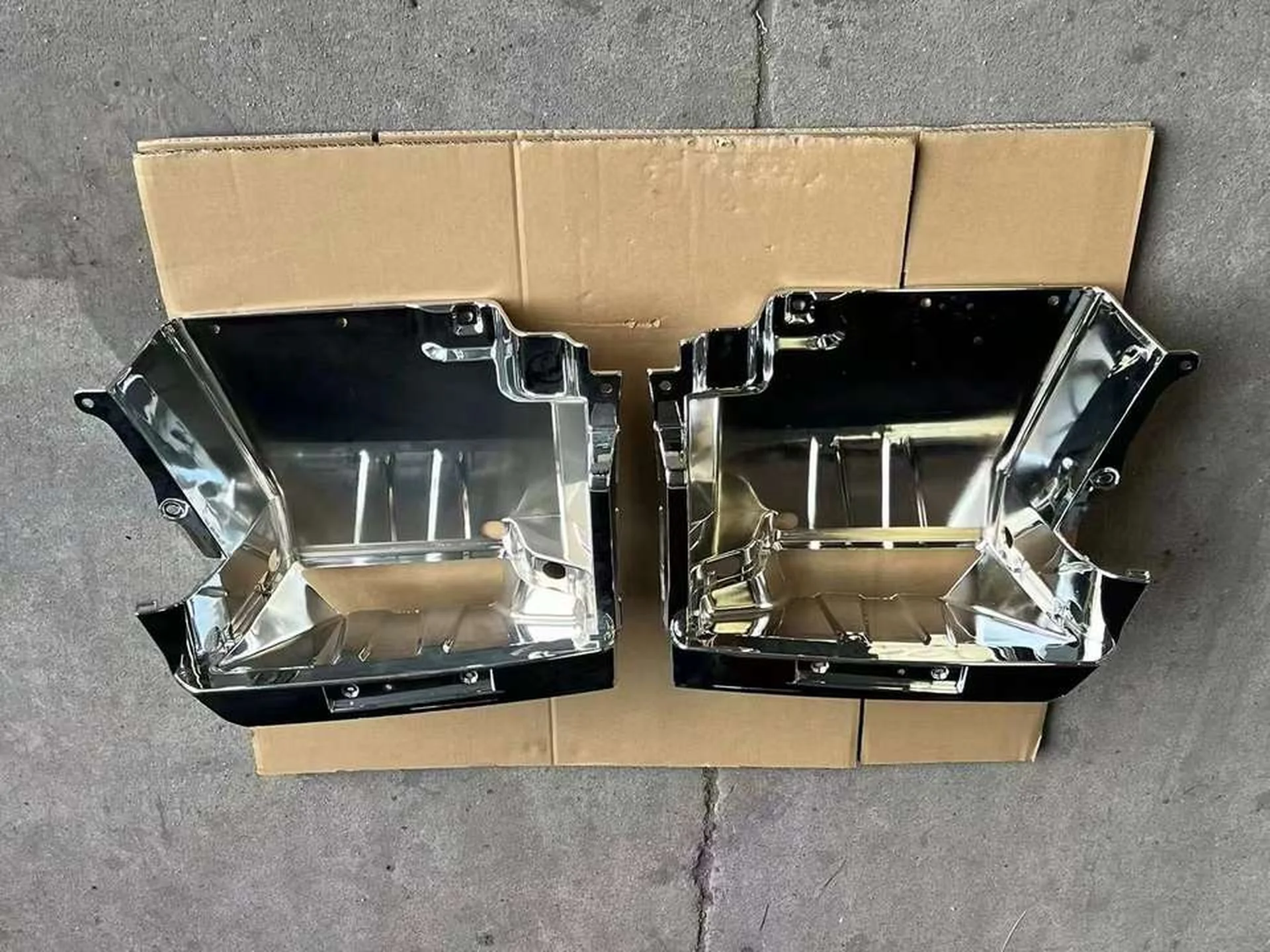 Chrome Plastic Step Panel for Mitsubishi FM1524 / FM65F