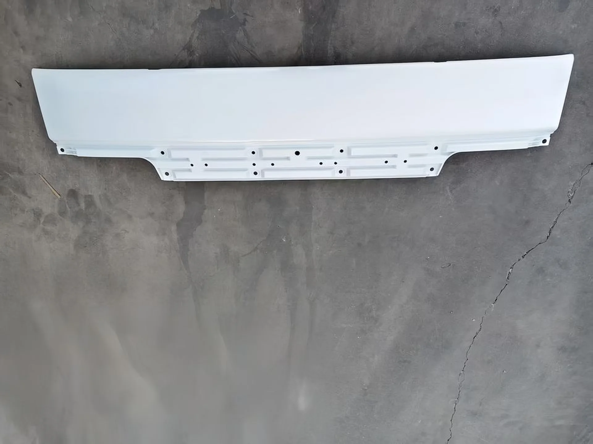 175/195CM White Plastic Front Panel / Garnish for Mitsubishi FN627 / FM617
