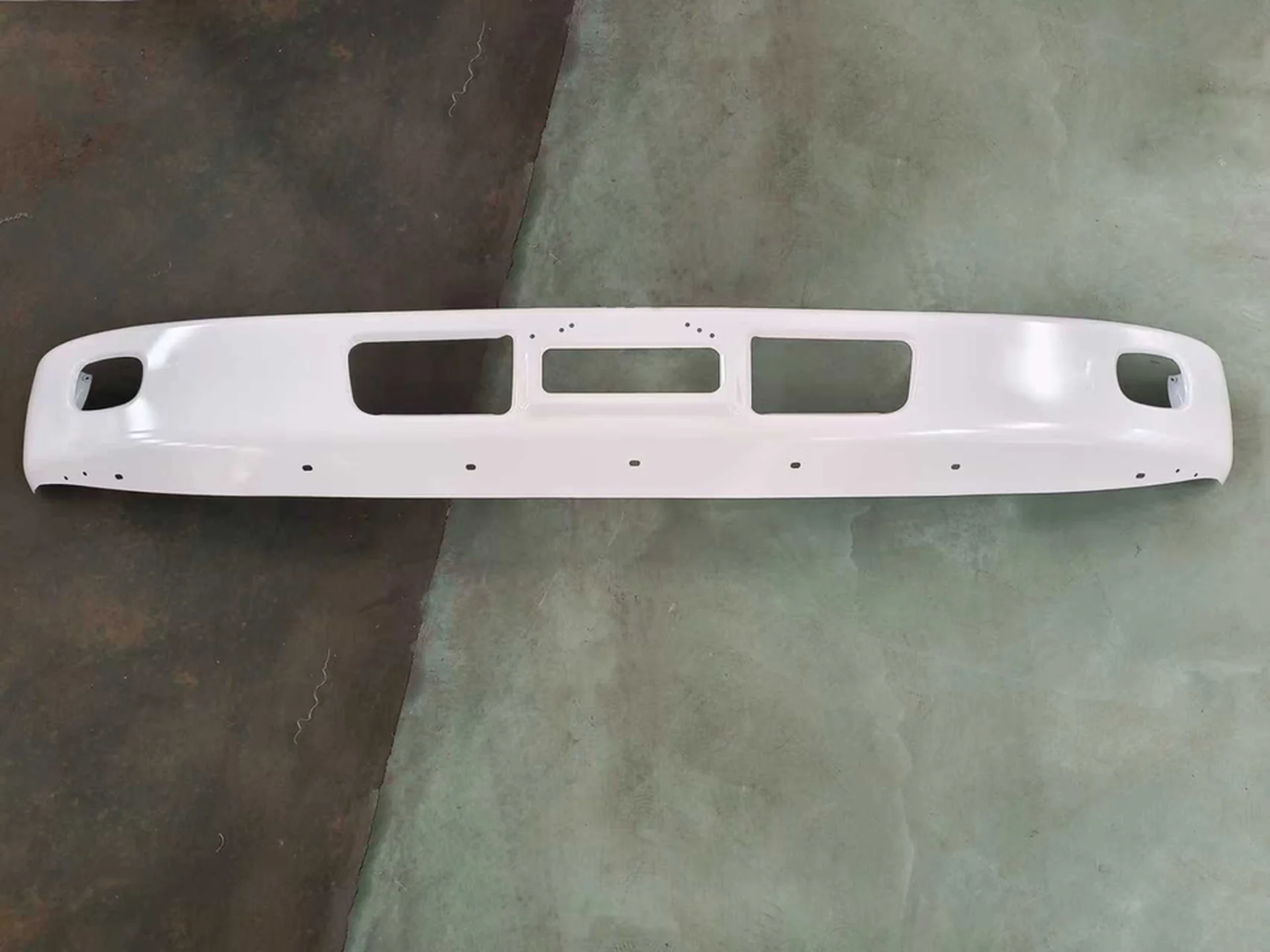 Chrome / Black Metal Bumper for Mitsubishi FN627 / FM617
