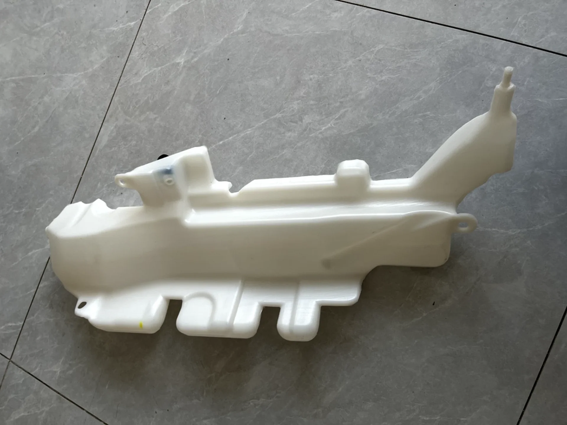 White Plastic Radiator Panel for Hino Mega 700