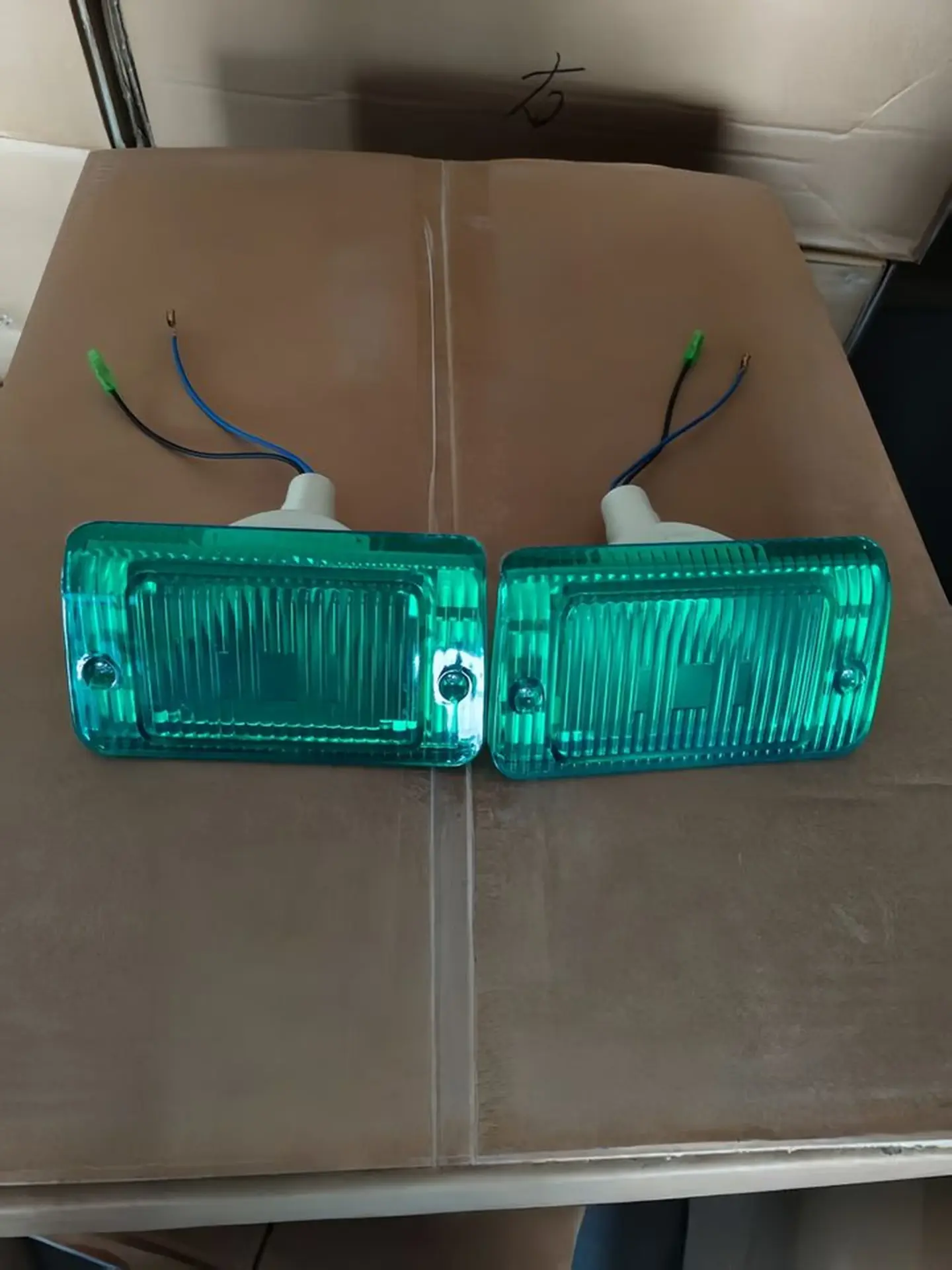 17*10CM Green Plastic Side Marker Lamp for Hino Profia