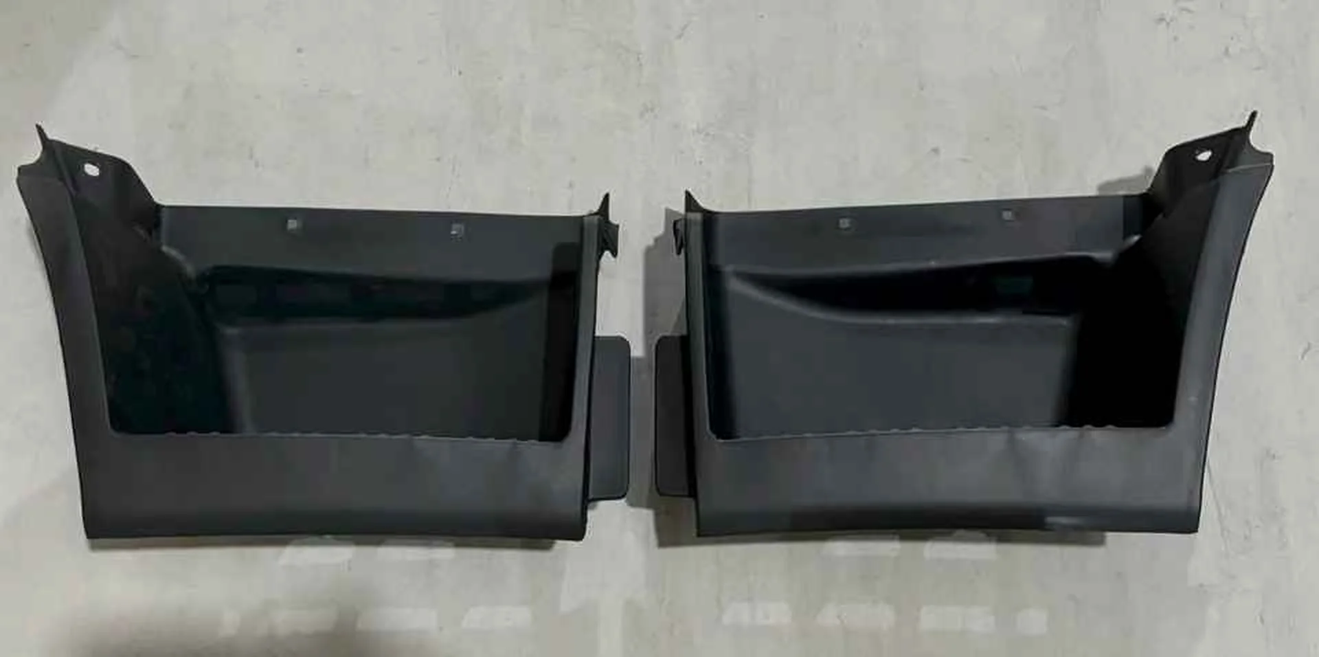 48*37*33CM Black / Gray Plastic Step Panel for Hino FM3M / FM2K