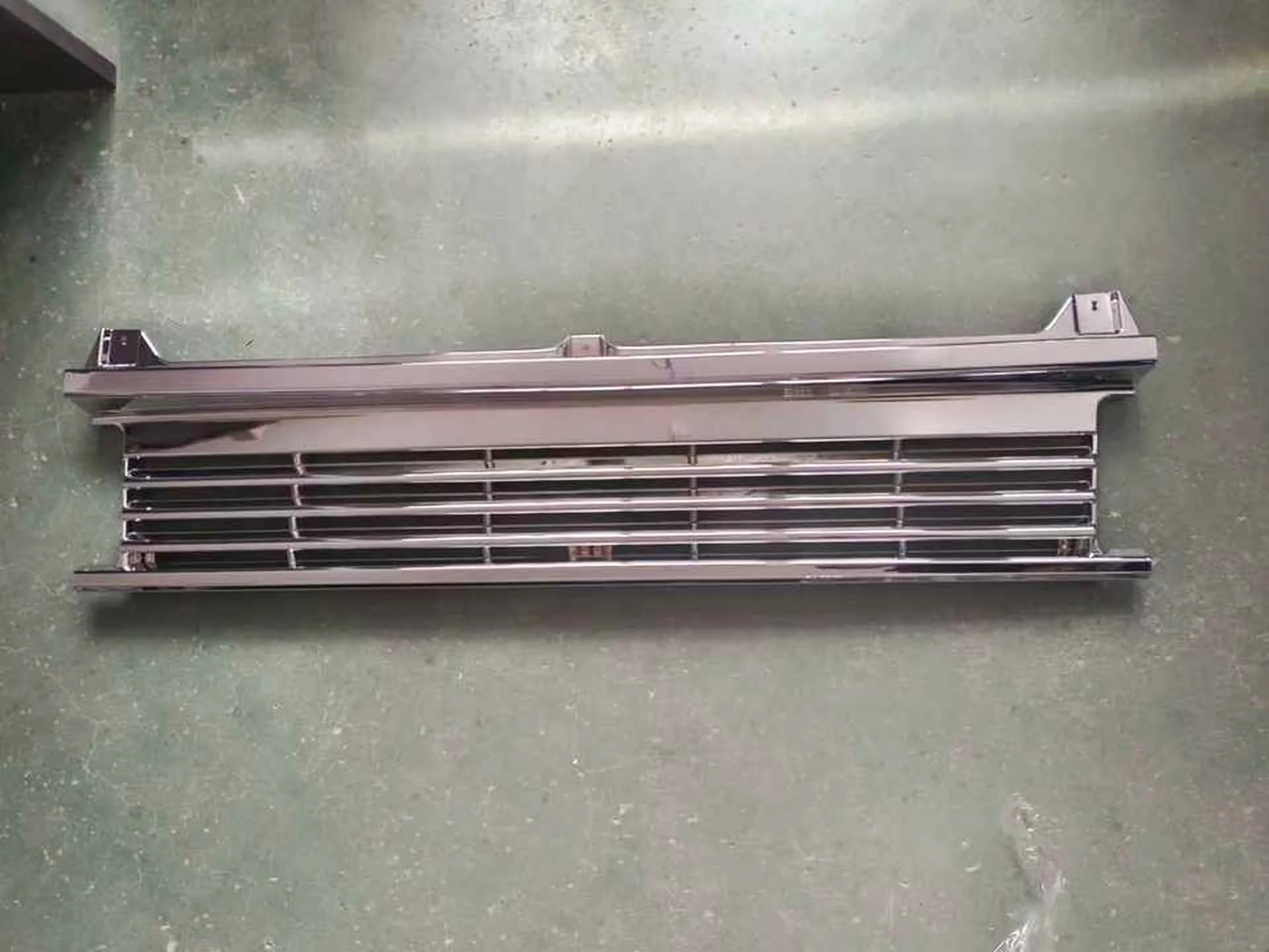 125CM Black / Gray Plastic Grille for Hino FM3M / FM2K