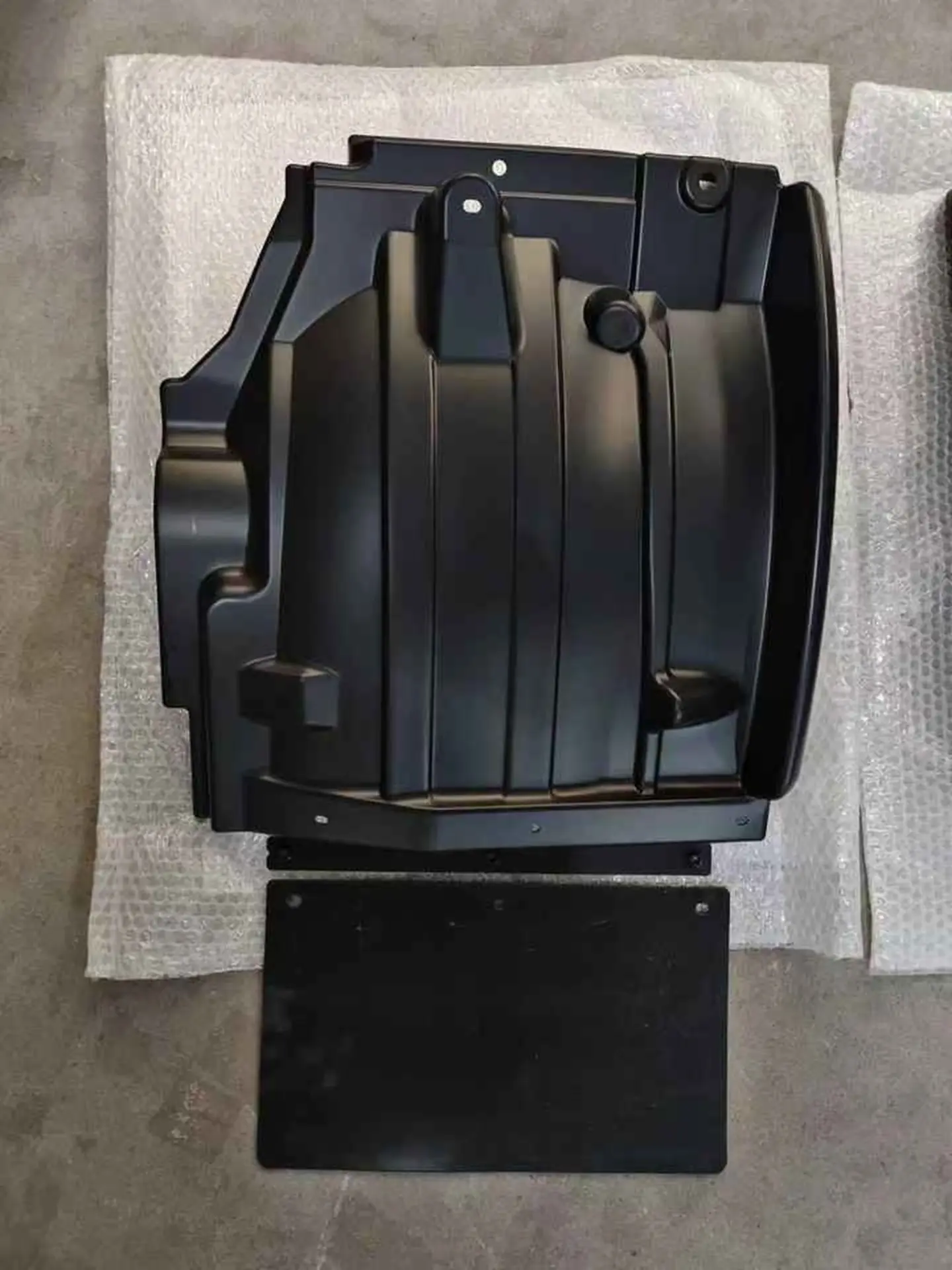 Black Plastic Fender / Mud Flap for Hino 300 Dutro