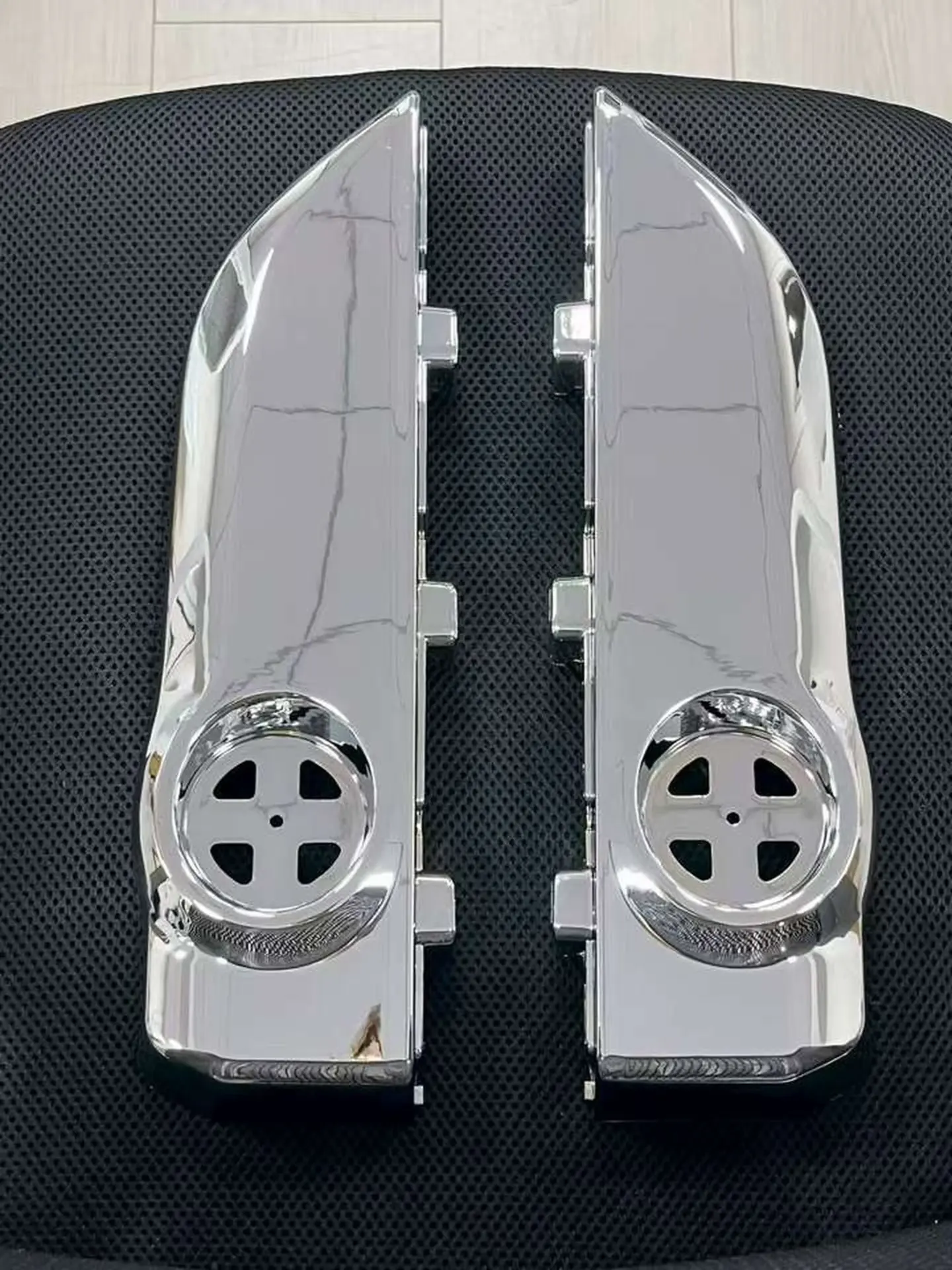 38CM Chrome / White Plastic Step Panel for Hino Dominator 500 / New 500