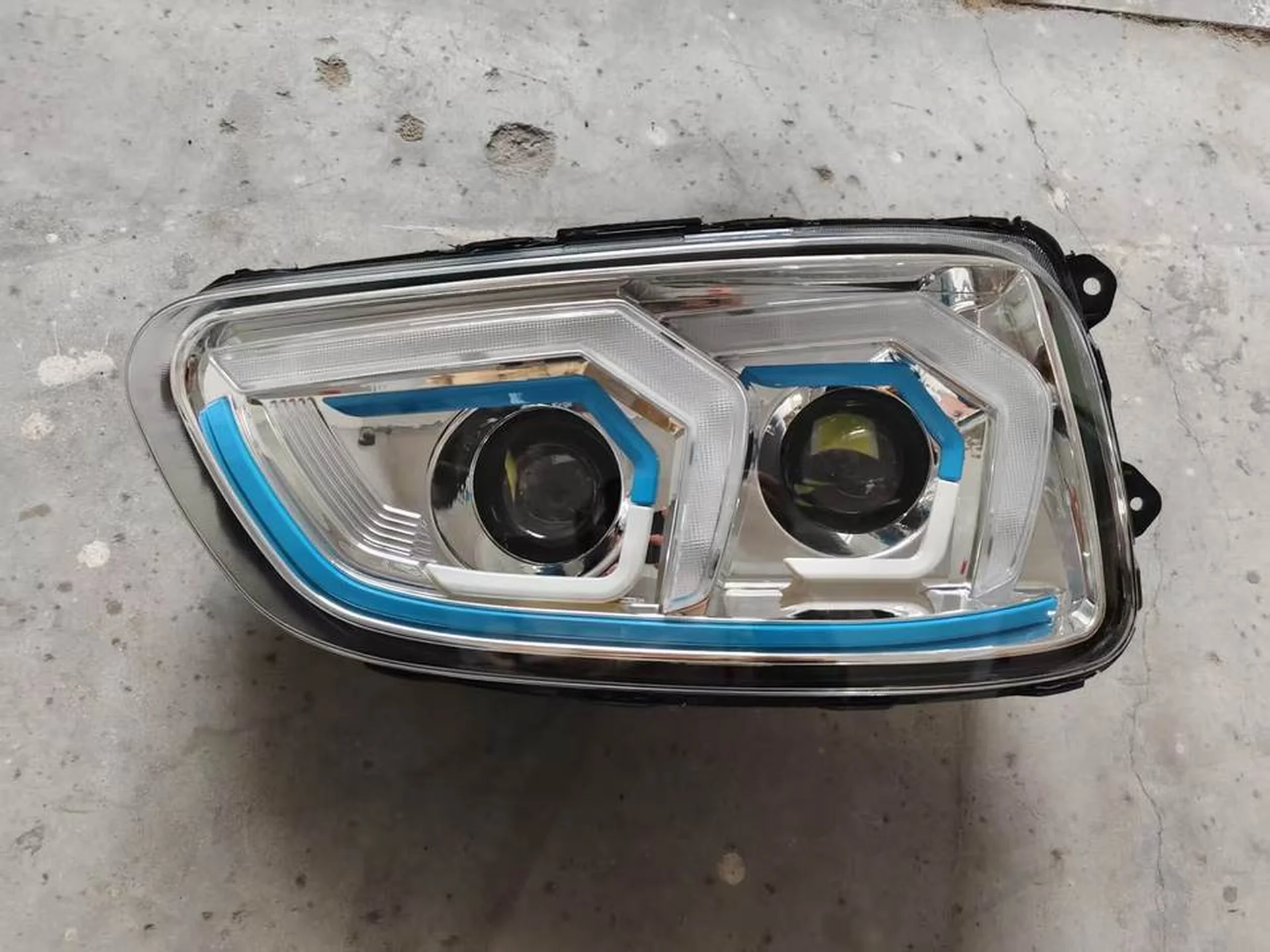 12V24V Black / Blue ABS Plastic Head Lamp for Hino Mega 500