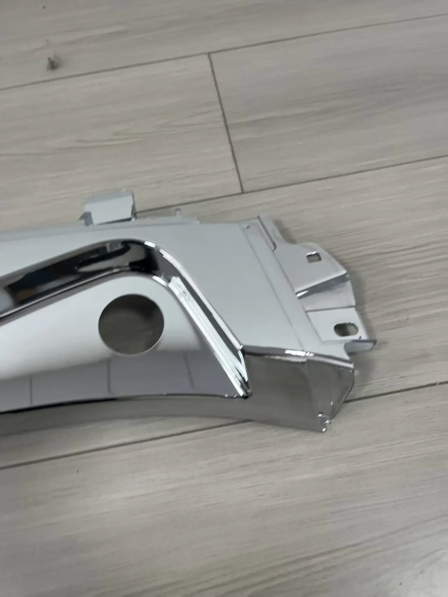 Chrome Plastic Wiper Panel / Arm for Isuzu New Elf 2023
