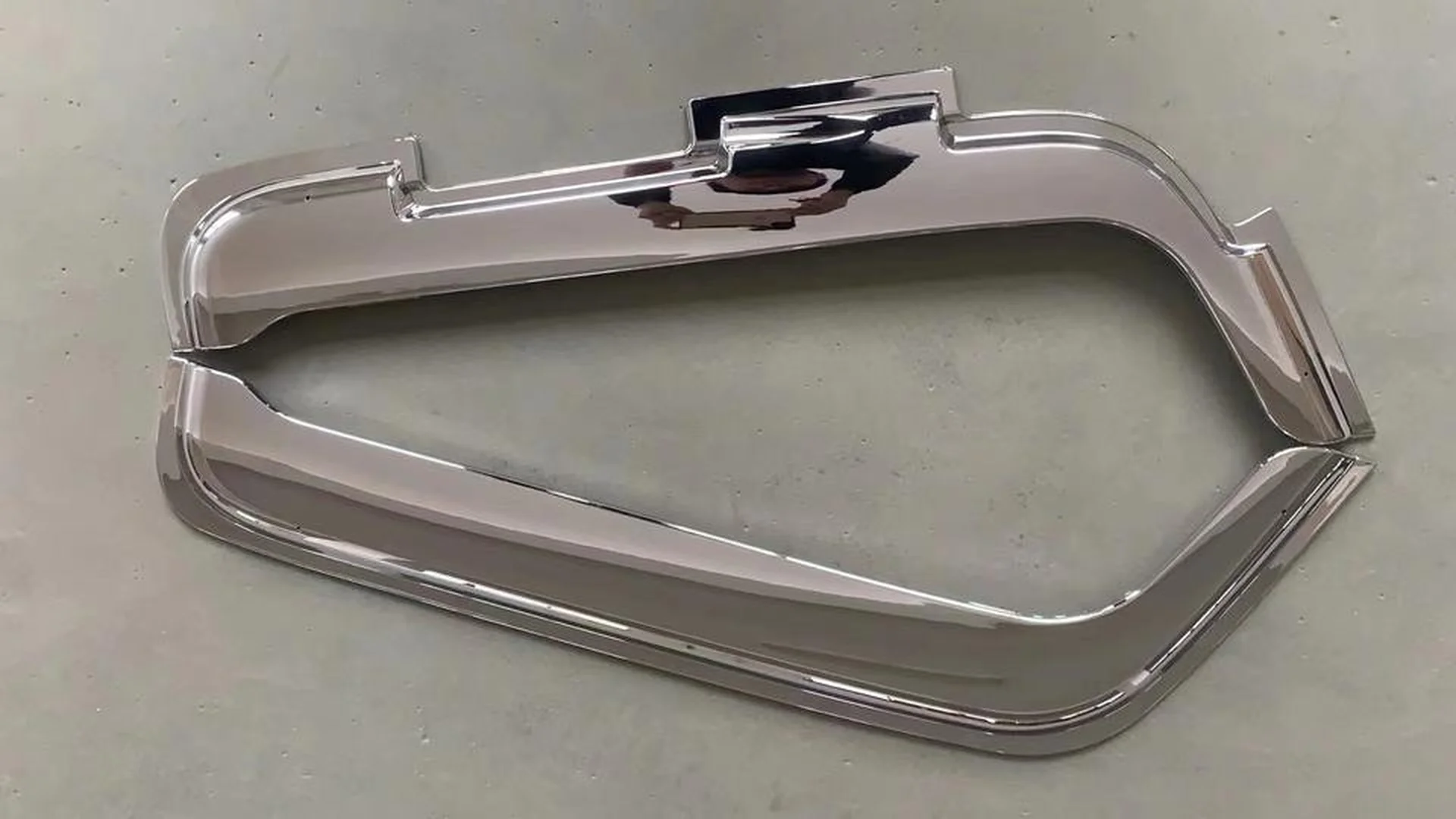 Chrome Plastic Rain Shield / Visor for Isuzu Giga 2017