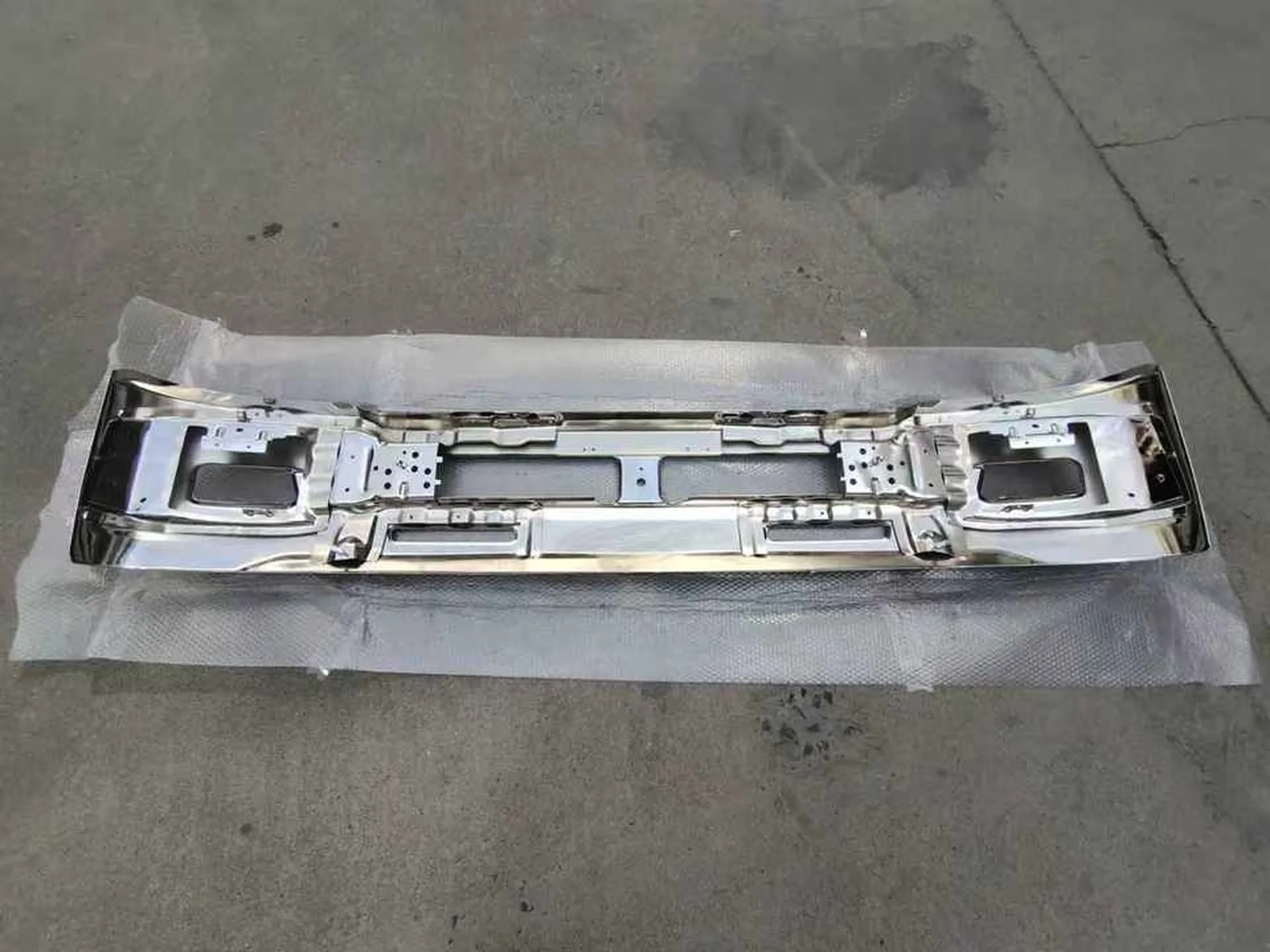 205/225CM Chrome Metal Bumper for Isuzu
