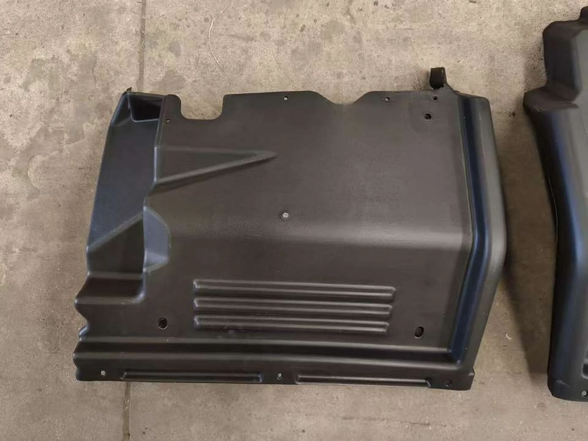 Black Plastic Fender / Mud Flap for Isuzu Forward / FRR