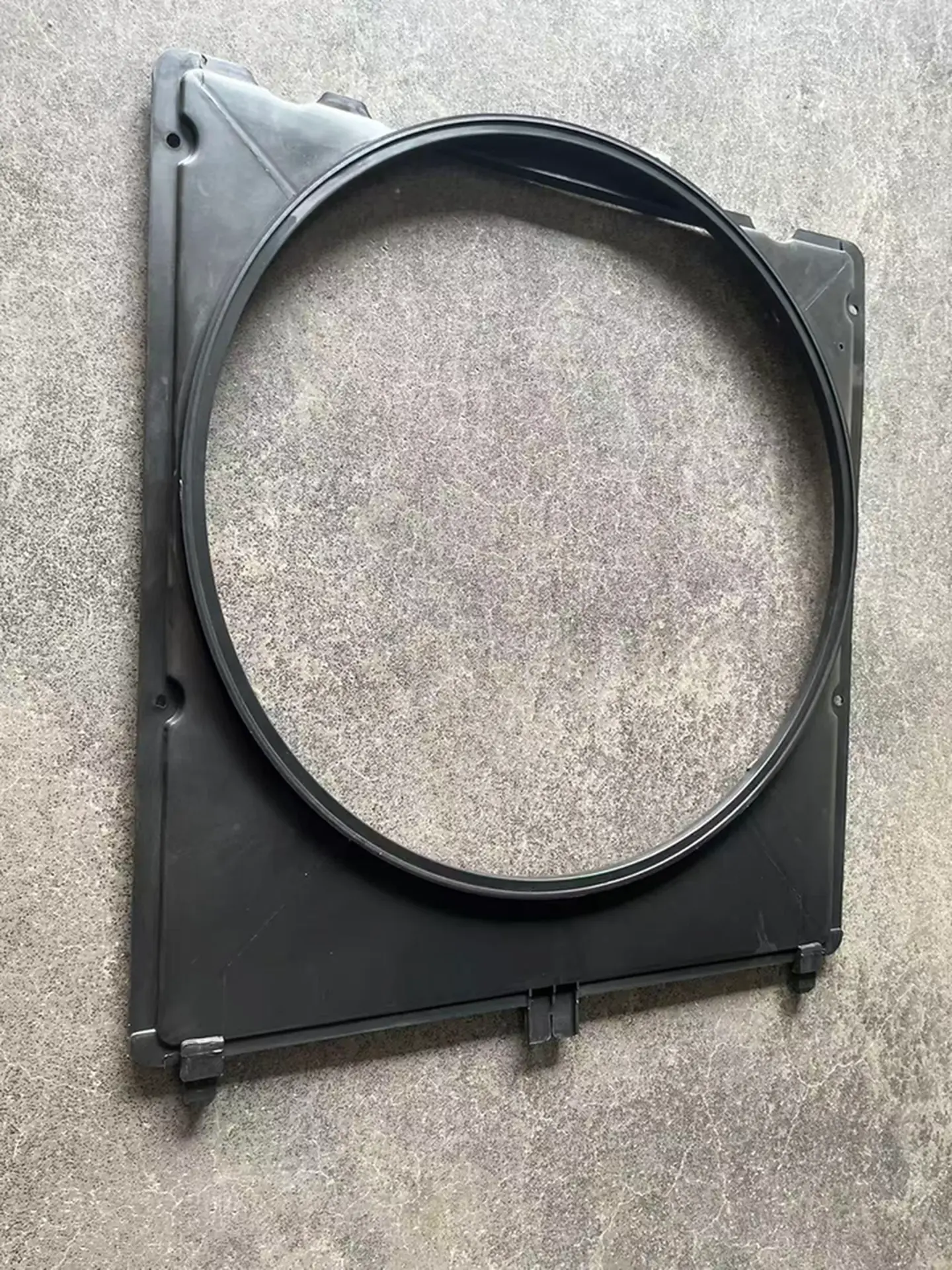 52*57CM Black Plastic Fan Shroud / Cover for Isuzu NPR 700P