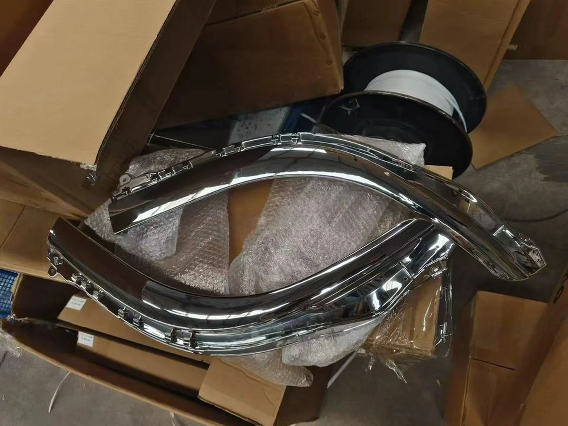 Chrome Plastic Fender / Mud Flap for Isuzu NPR 700P
