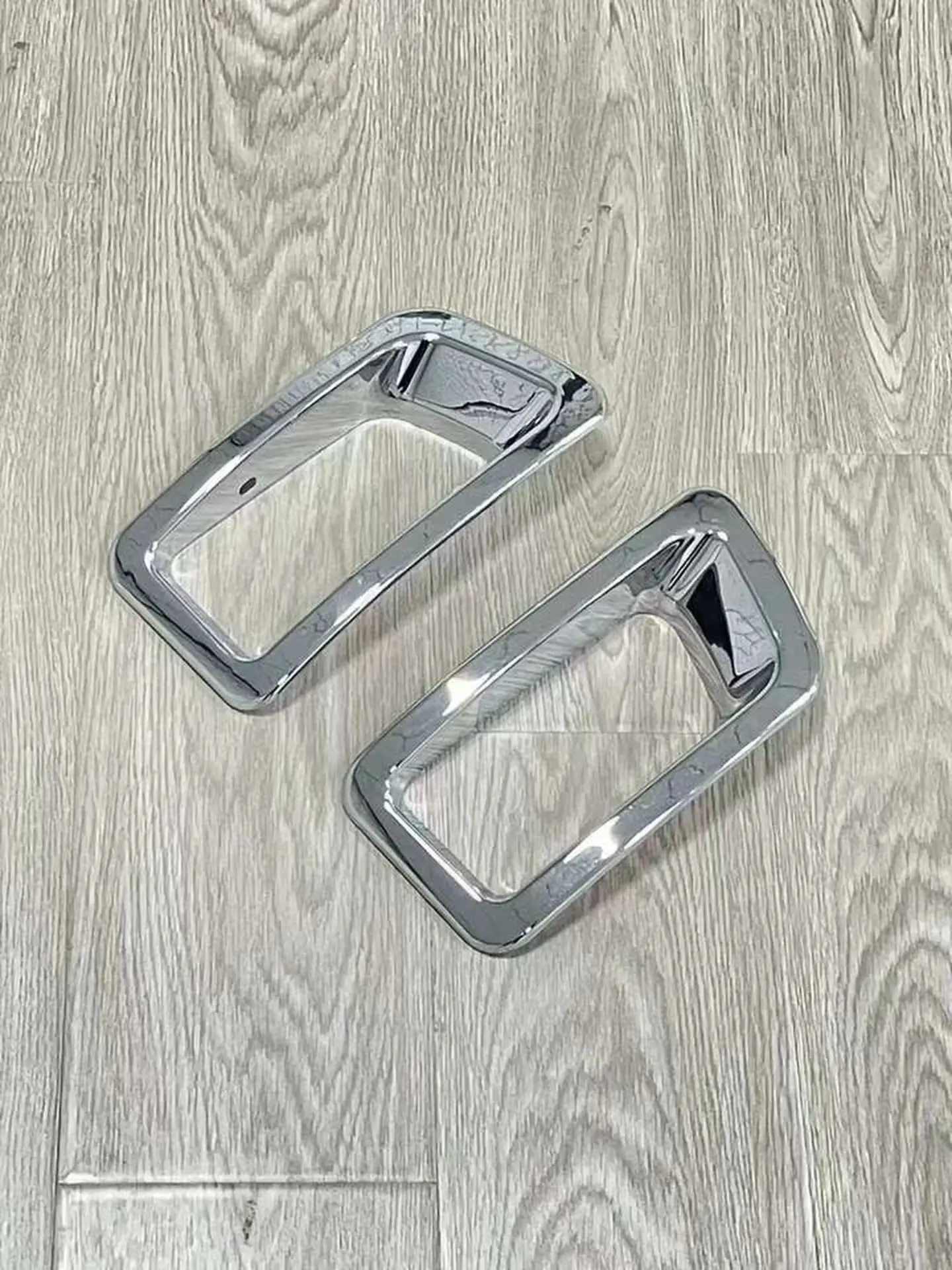 Chrome / Black Plastic Lamp Cover for Isuzu NPR 700P