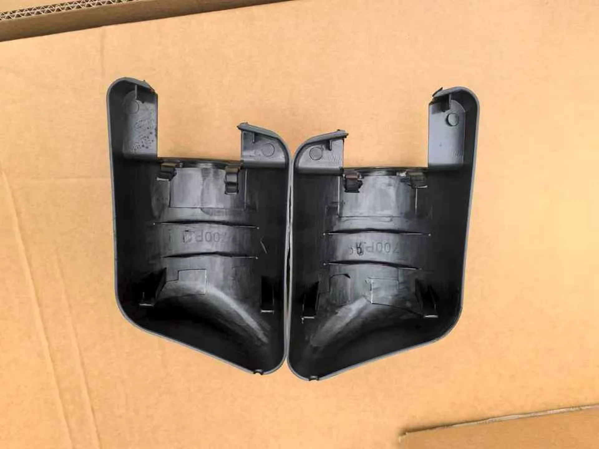 Black Plastic Mirror / Mirror Cover for Isuzu NPR 700P