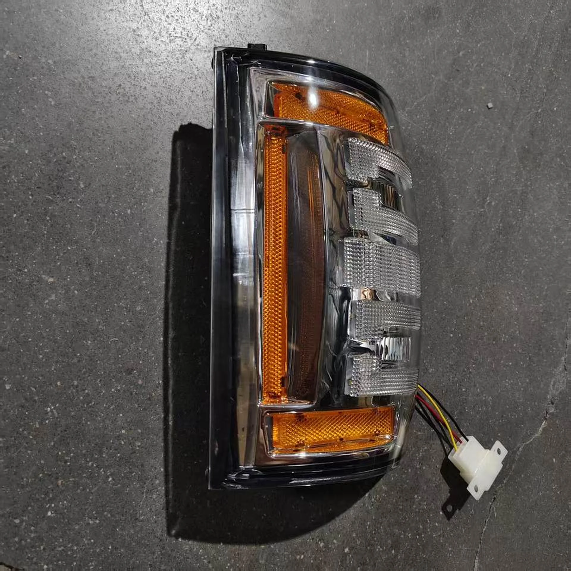 Black Plastic Corner Lamp for Isuzu NPR 100P