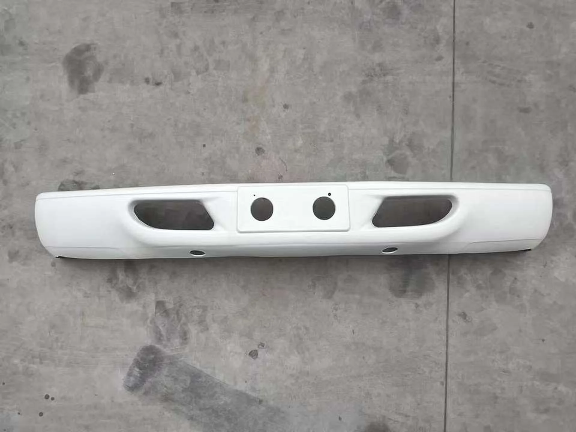 White Plastic Bumper for Isuzu NPR 100P