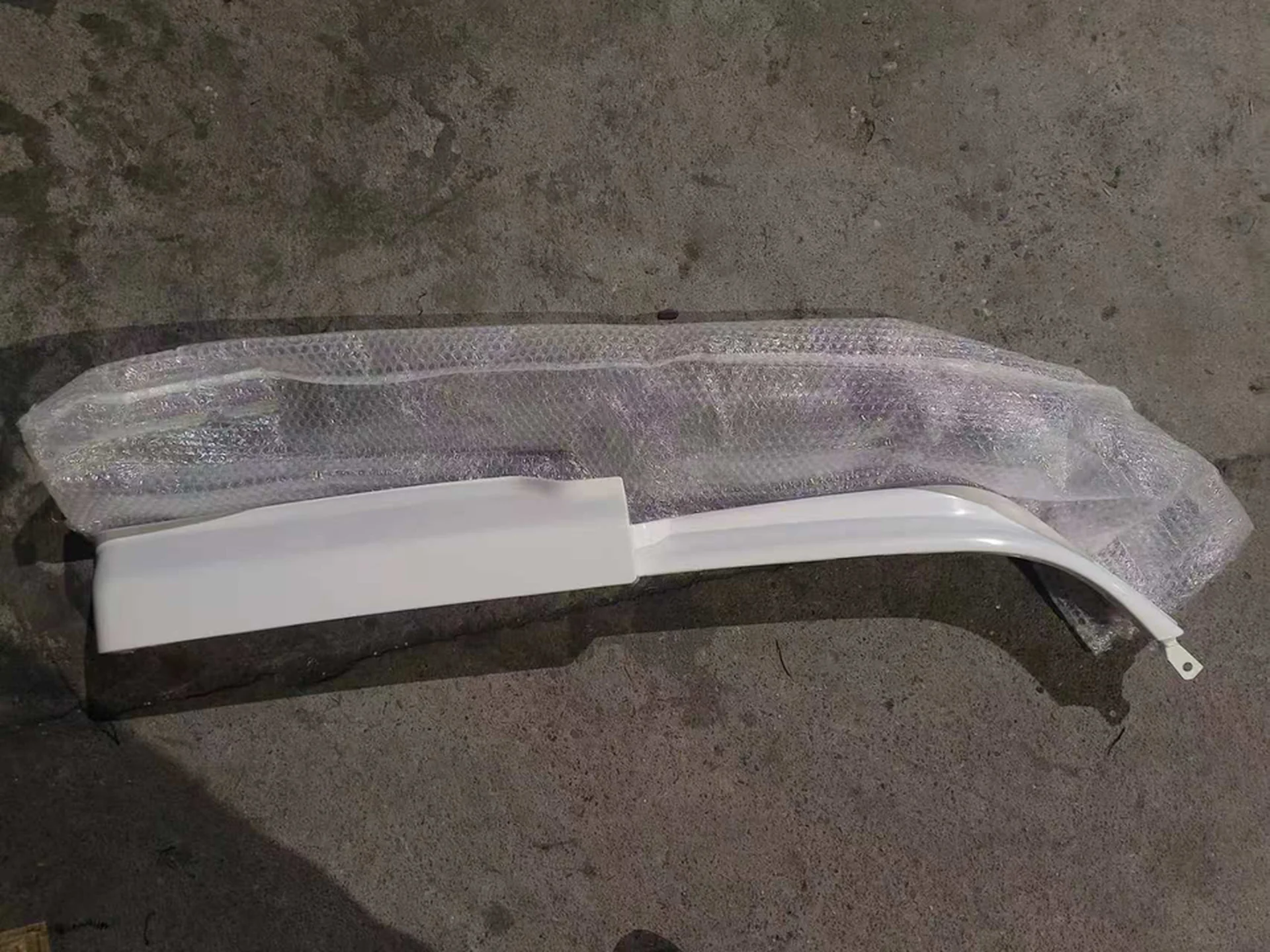 Chrome / White Plastic Fender / Mud Flap for Isuzu Deca 270/320