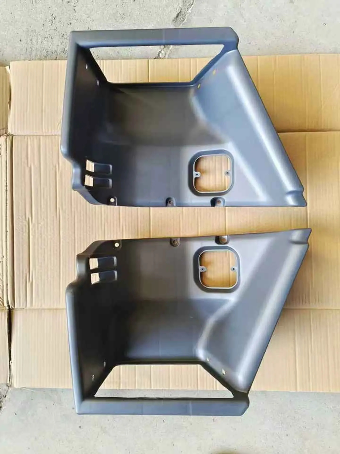 35*32CM Gray Plastic Step Panel for Isuzu Deca 270/320