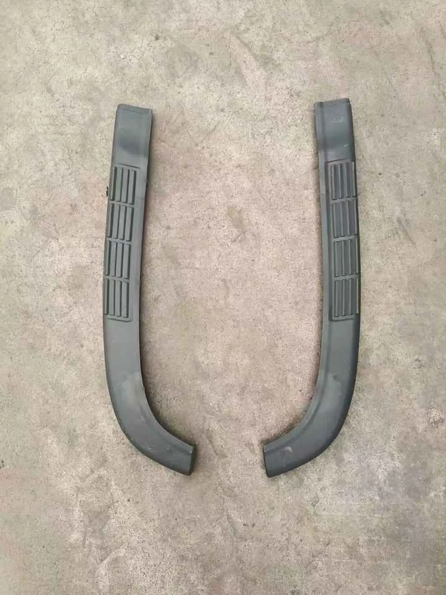 Black Plastic Bumper for Isuzu Deca 270/320