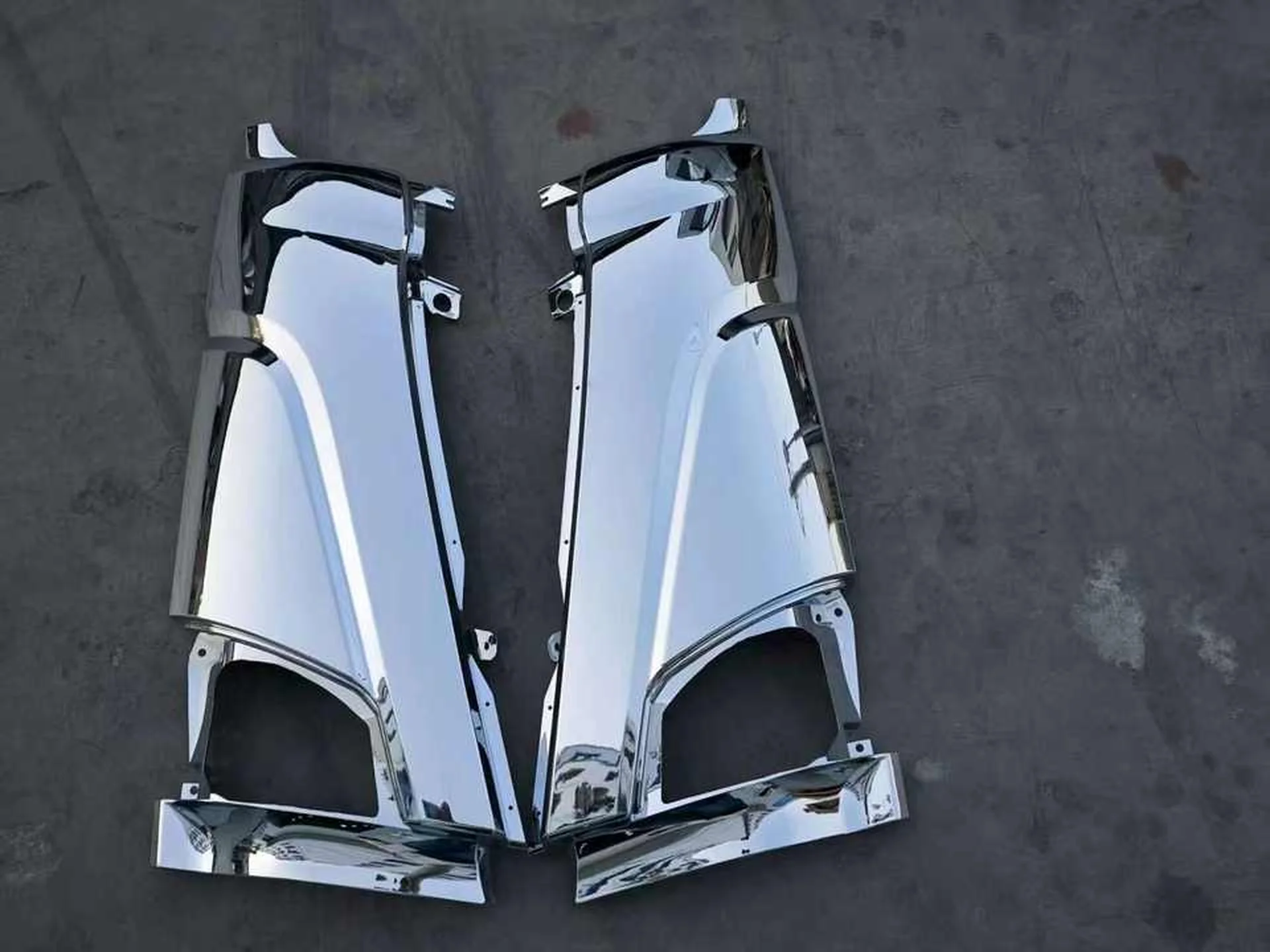 Chrome / White Plastic Corner Panel for Hino Victor