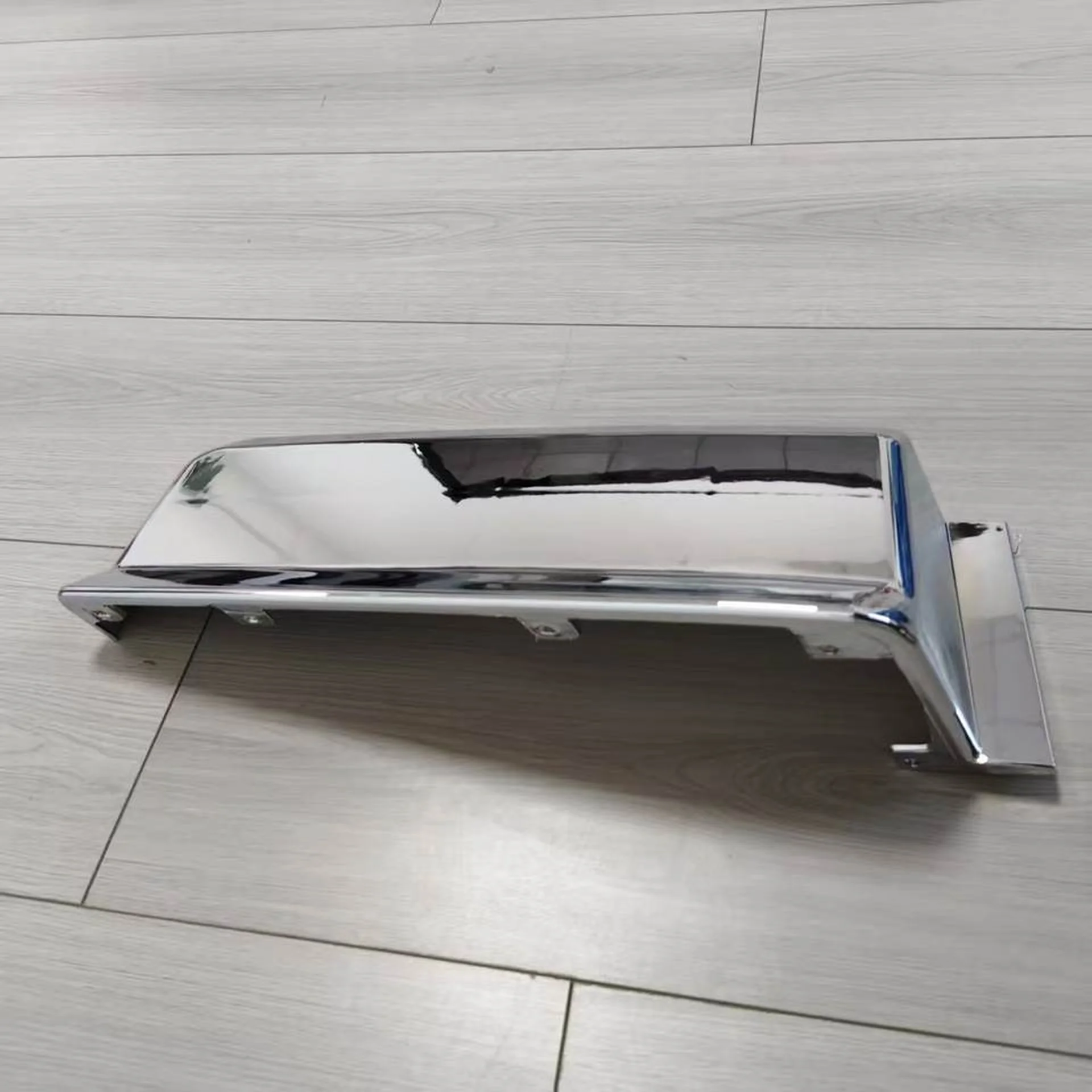 42*16CM Chrome Plastic Step Panel for Mitsubishi Fuso F380