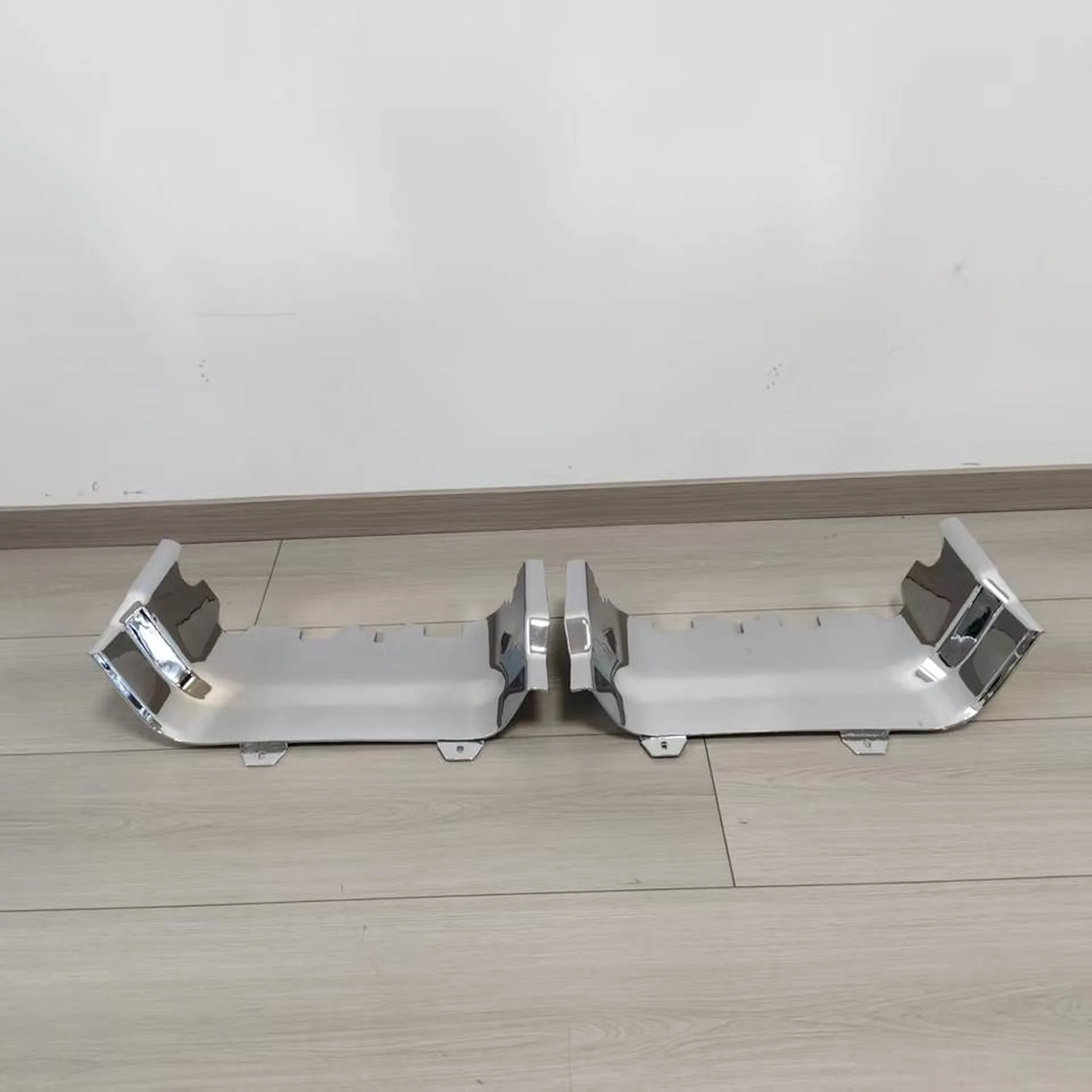 14*51CM Chrome Plastic Step Panel for Mitsubishi Fuso F380