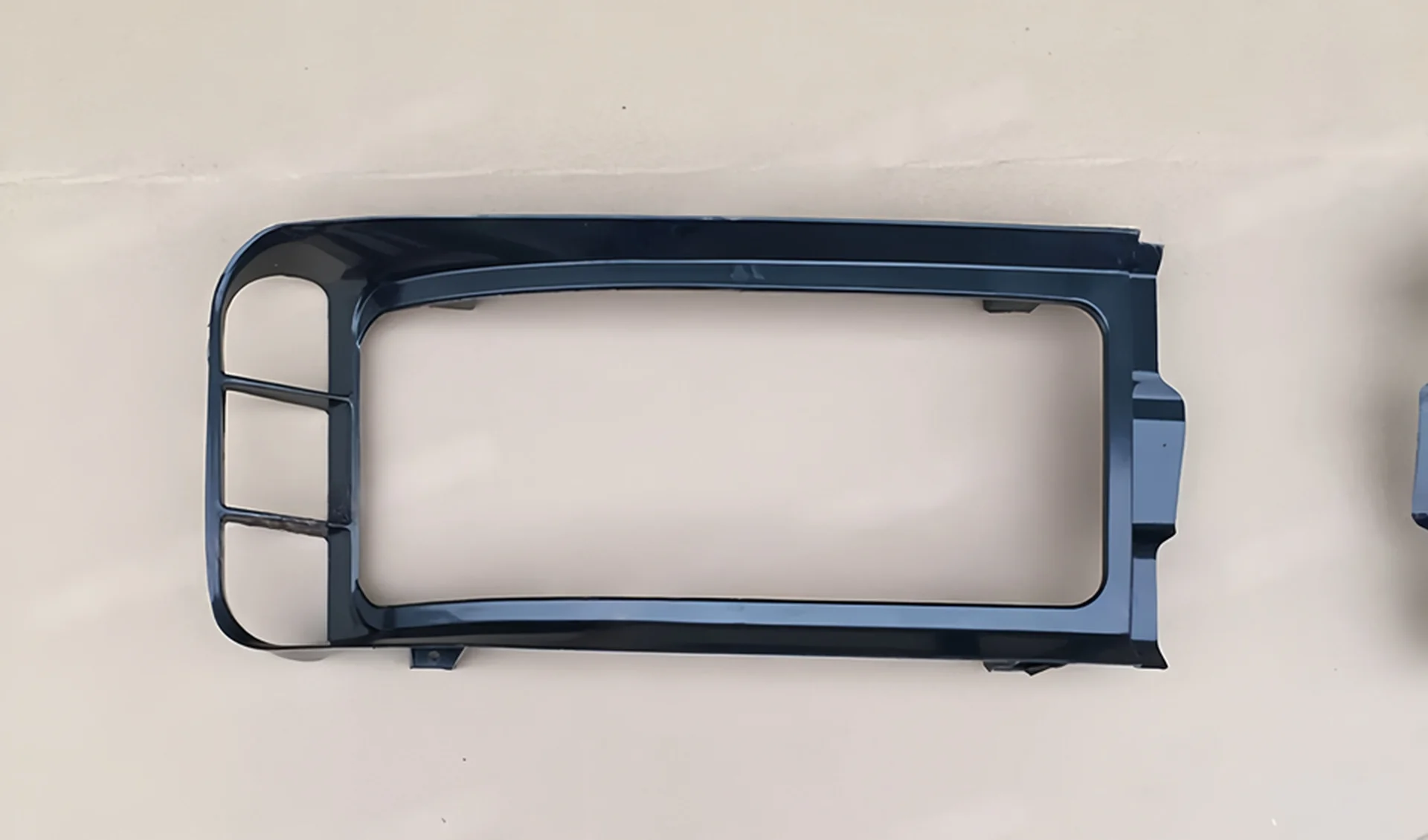 37*16CM Chrome / Black Plastic Fog Lamp for Mitsubishi Fuso F380